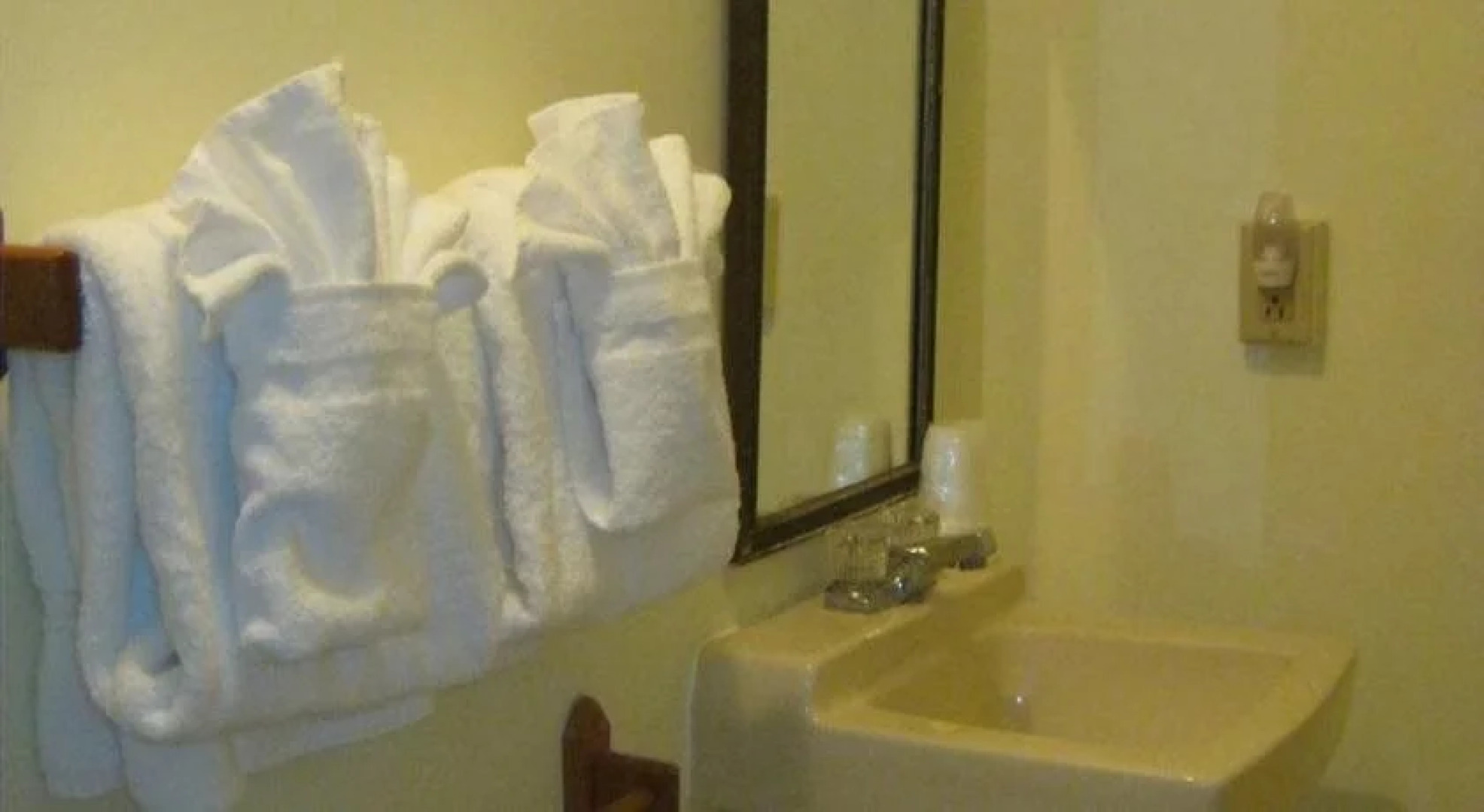 Stone Hearth Inn & Tavern