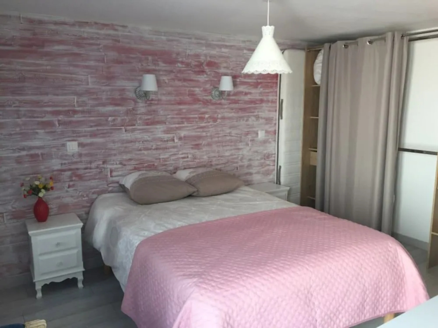 La Maison du Chat Roi. Chambre D'Hote