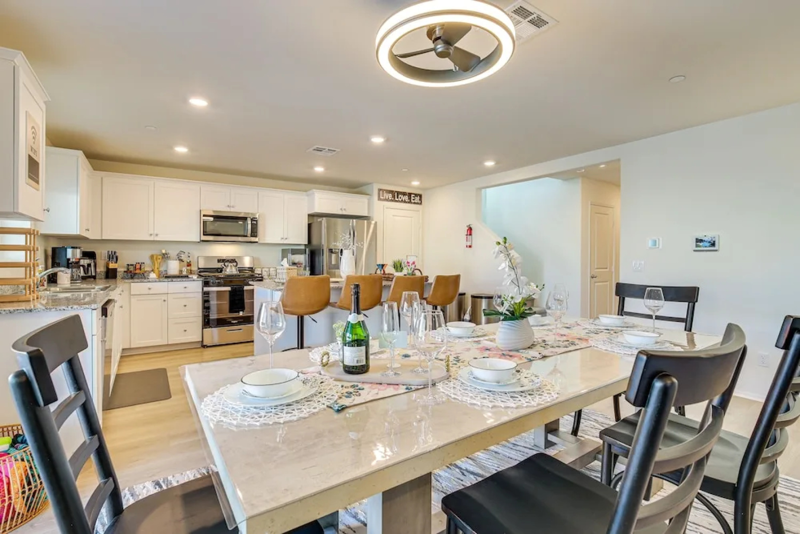 Chic Coachella Home < 3 Mi to Empire Polo Club