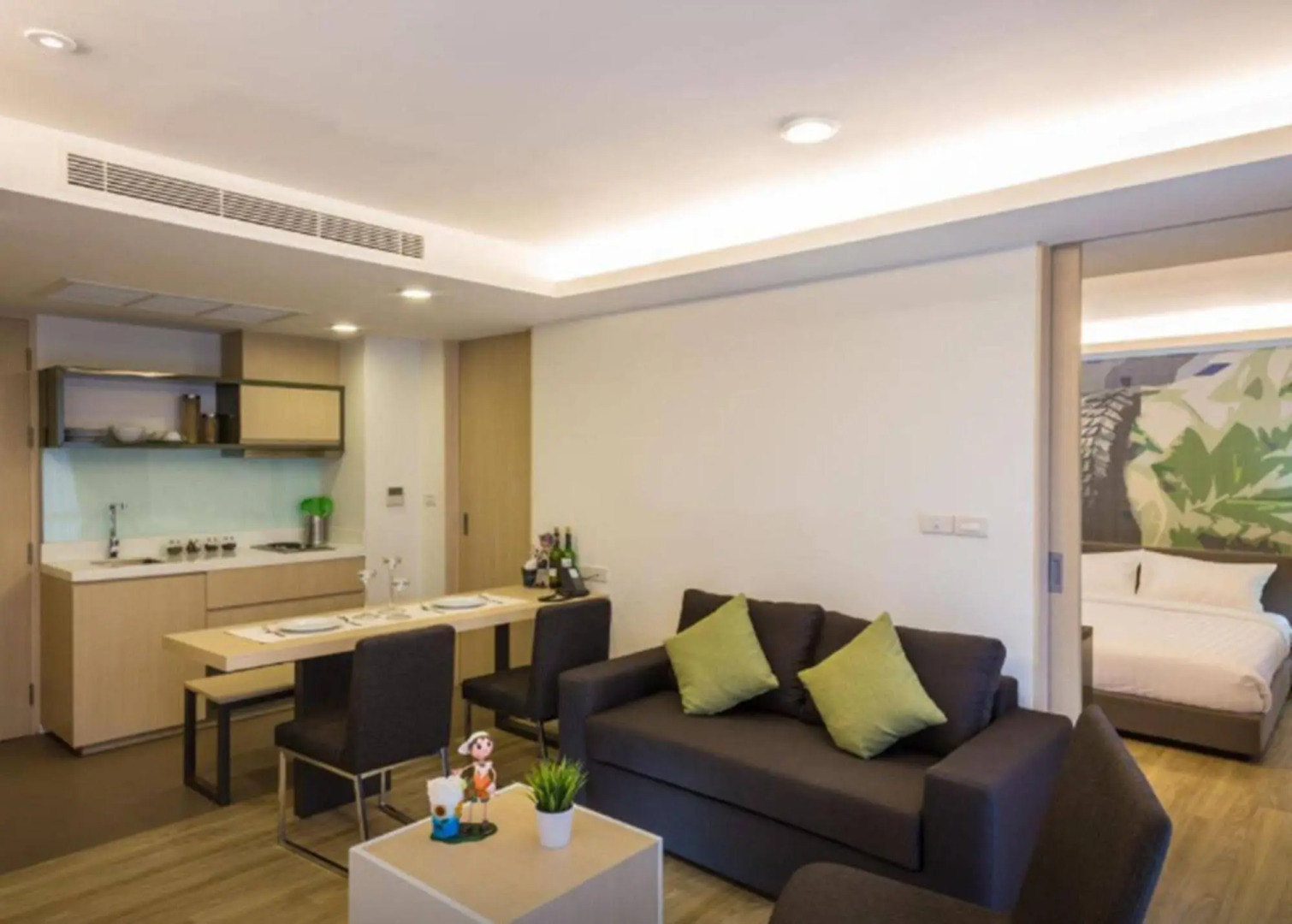 The Idle Hotel and Residence