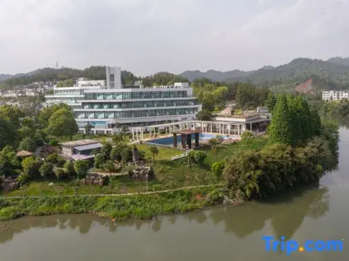 Wuyuan Wuli Shanshui Hot Spring Resort Hotel