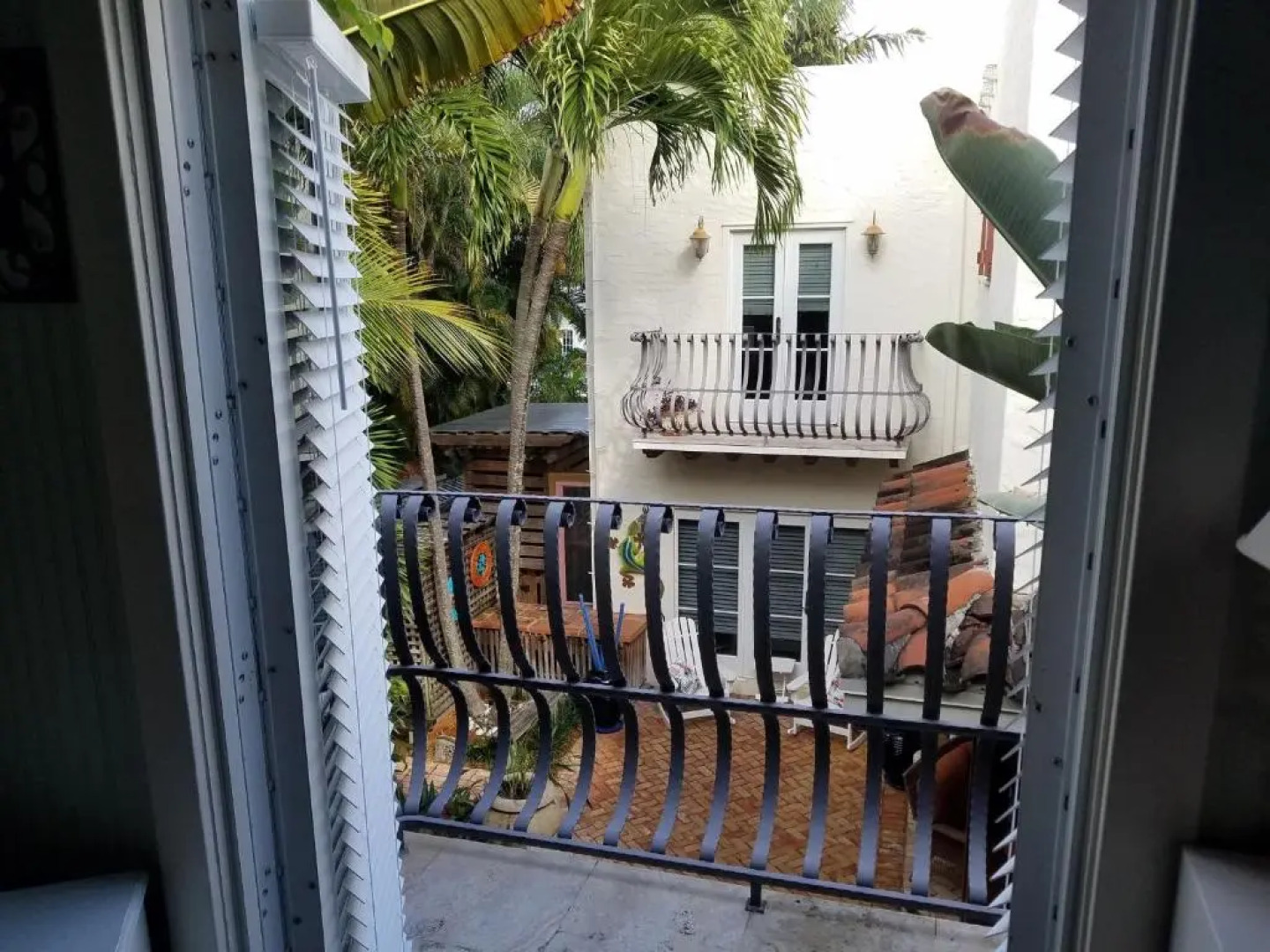 Downtown Whimsical Paradise Pool, Tiki Bar, 2 blocks to Atlantic Ave Delray