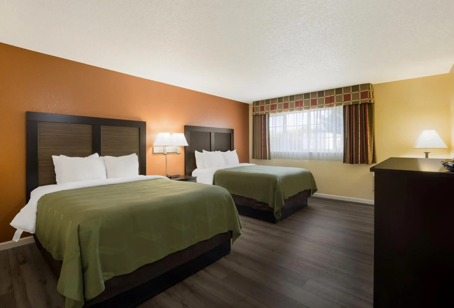 Quality Inn & Suites Medford Airport
