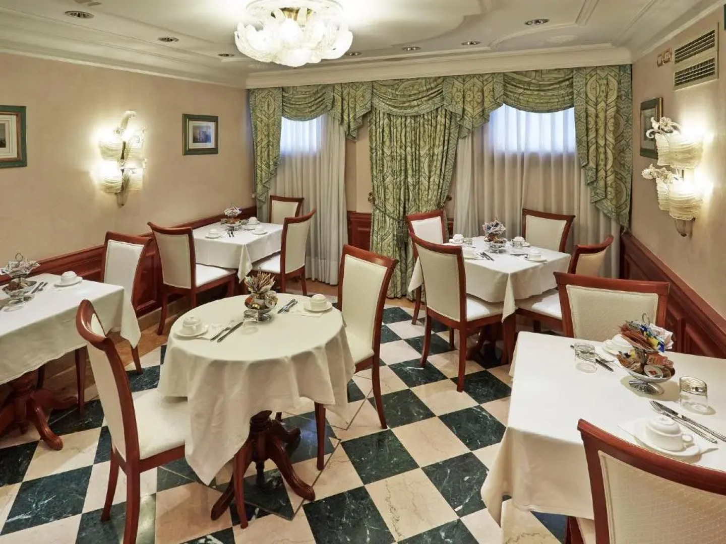 Hotel Antiche Figure