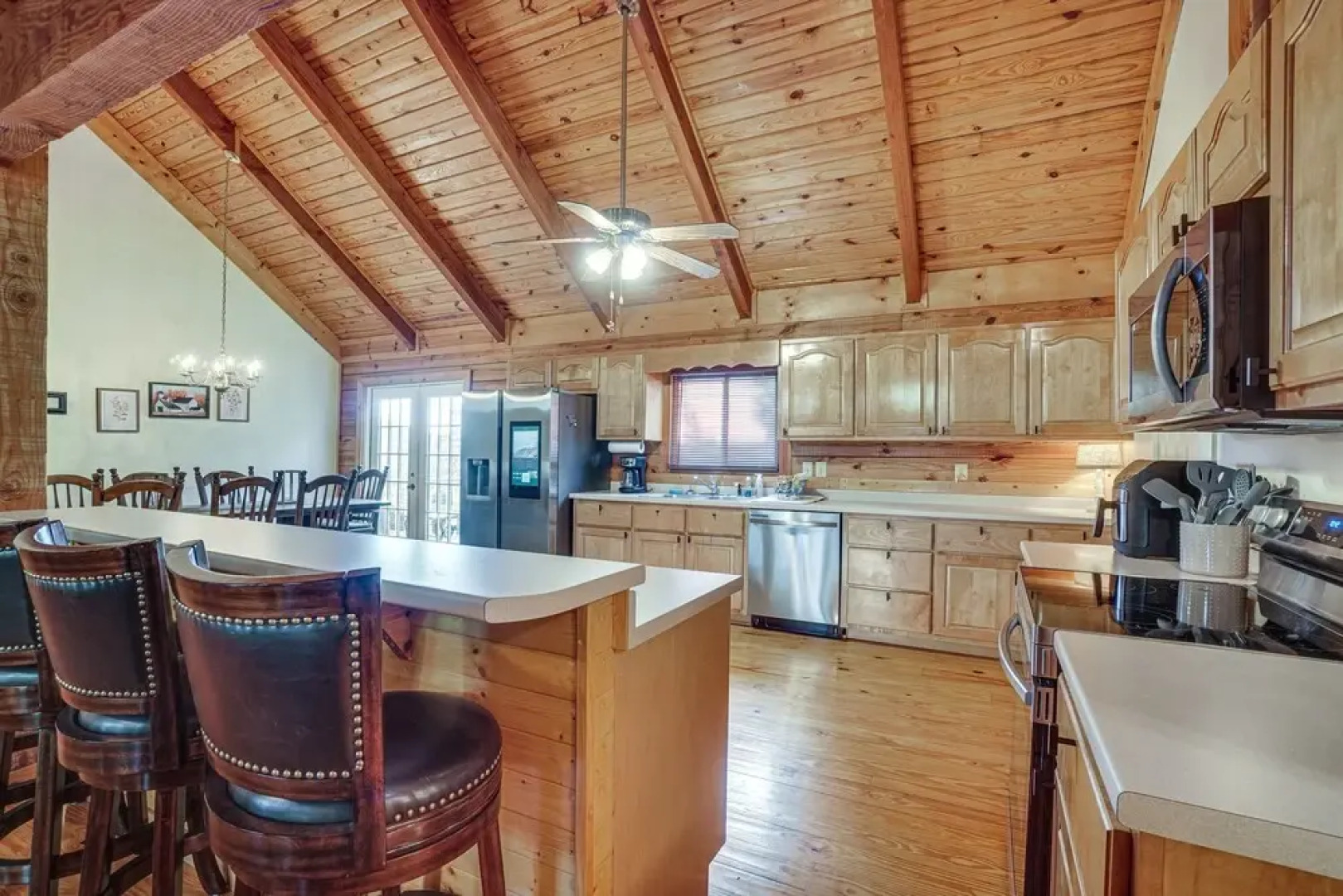 Spacious Log Cabin in Helen w/ Deck & Pool Access!
