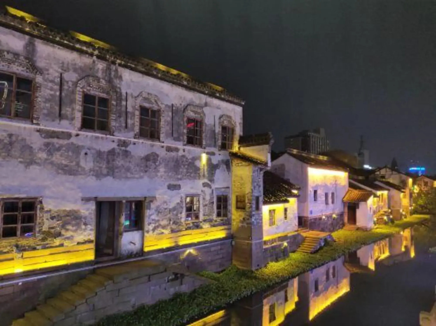 OFS HOTEL(Huzhou Clothes Street Store)