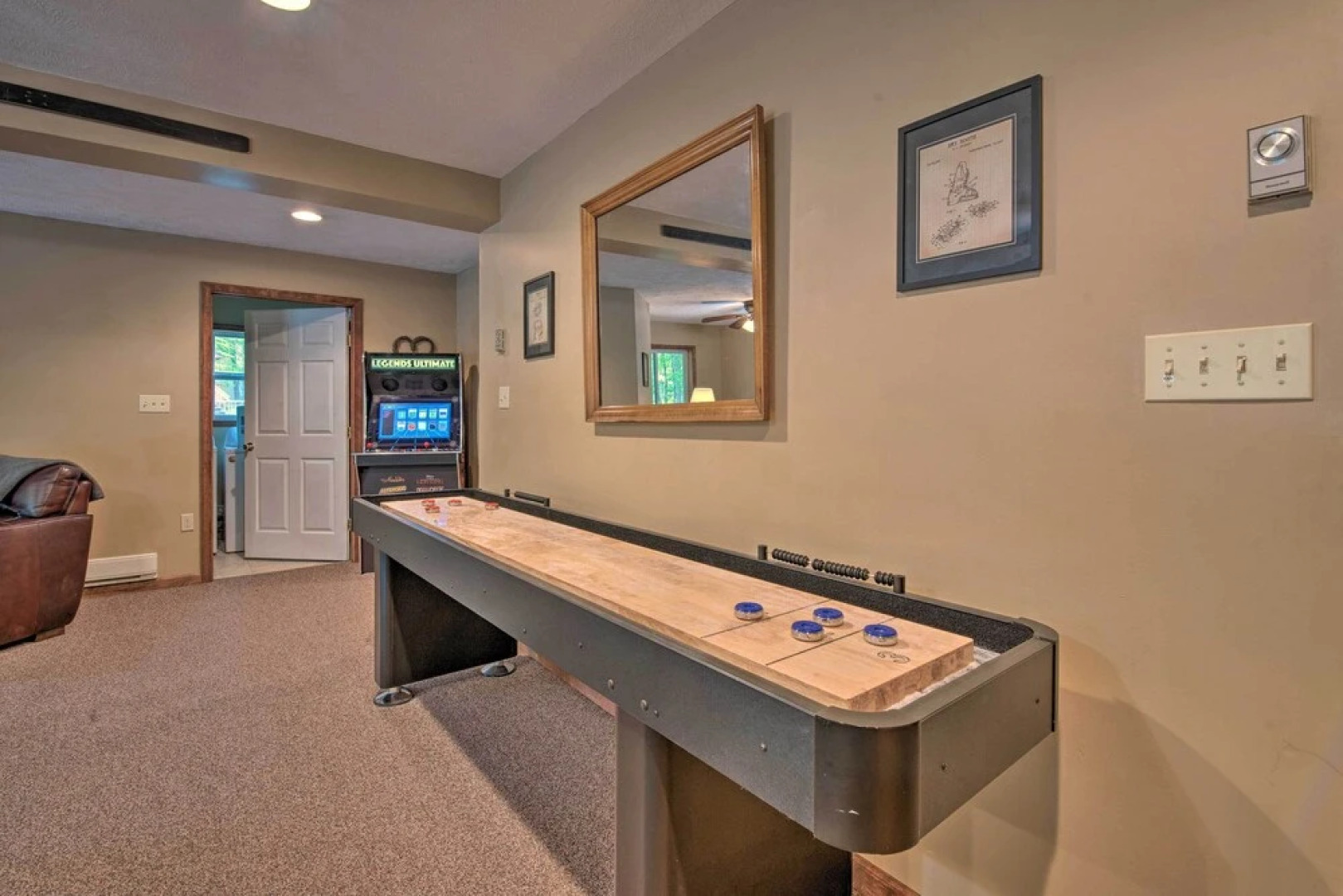 2 Mi to Lake Harmony: Gem w/ Game Room & Deck