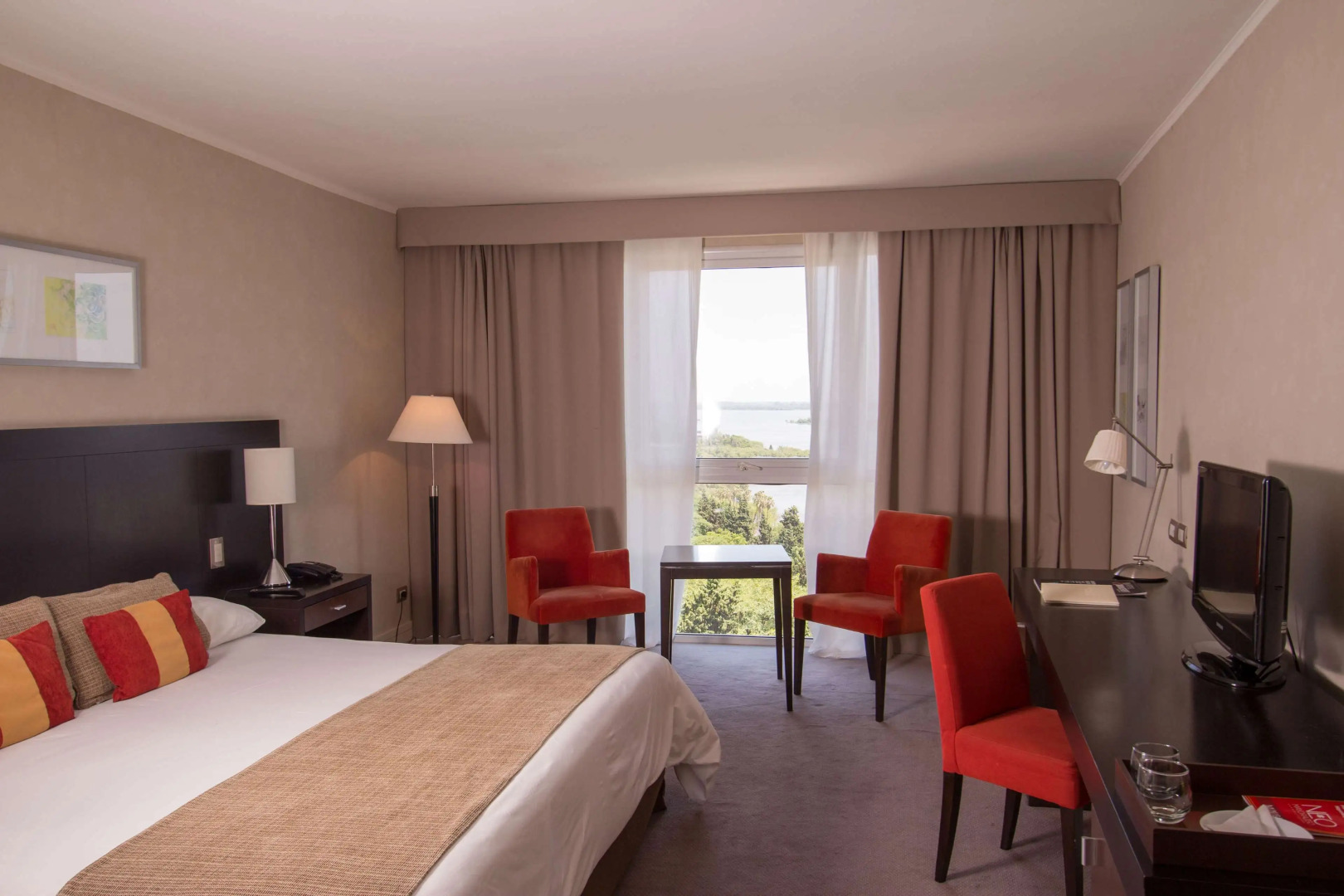 Howard Johnson by Wyndham Plaza Hotel Mayorazgo