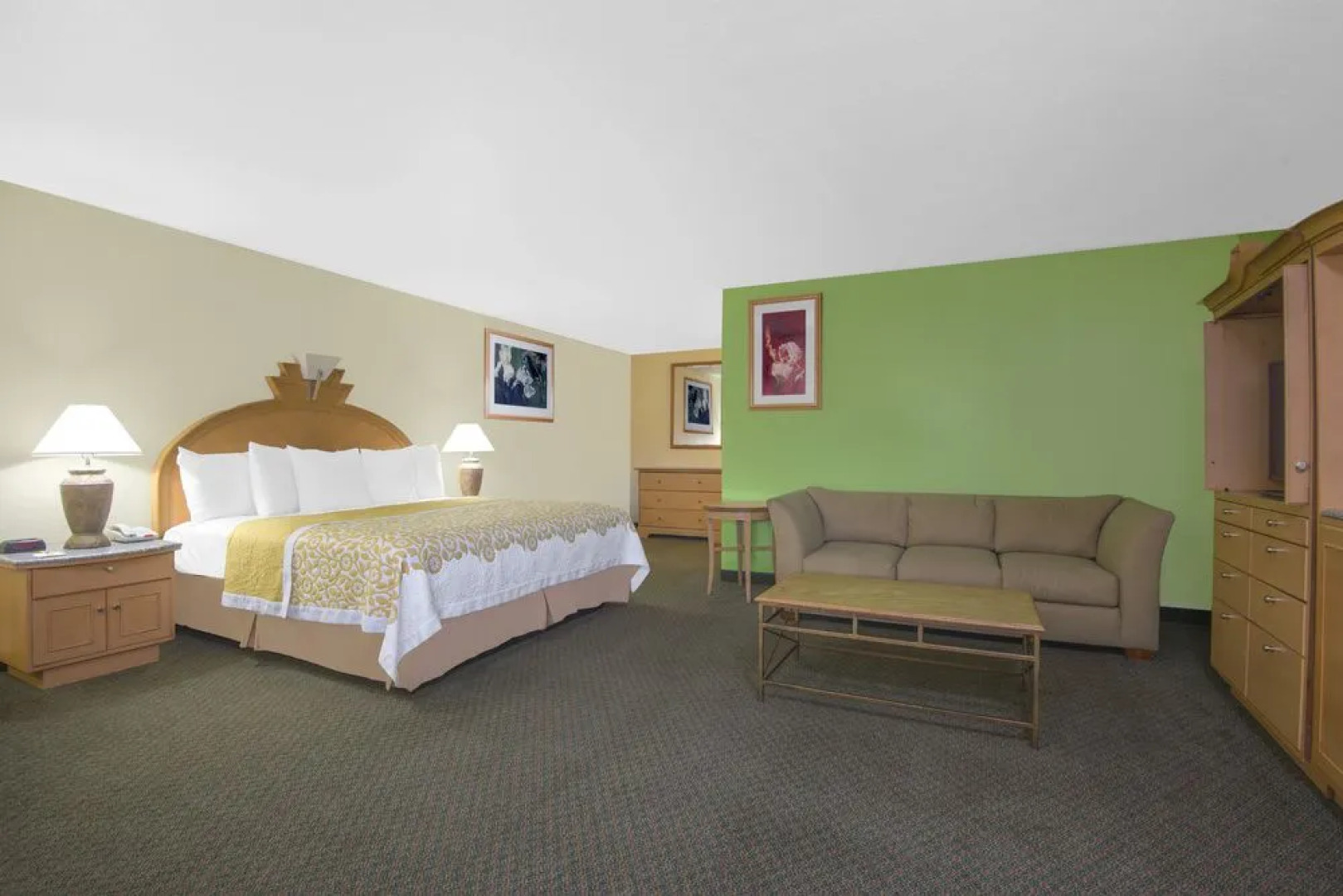 Days Inn & Suites Clovis