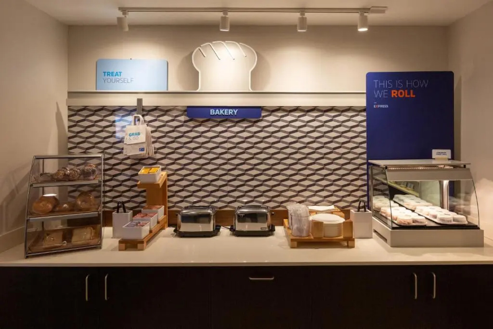 Holiday Inn Express & Suites Kingfisher by IHG