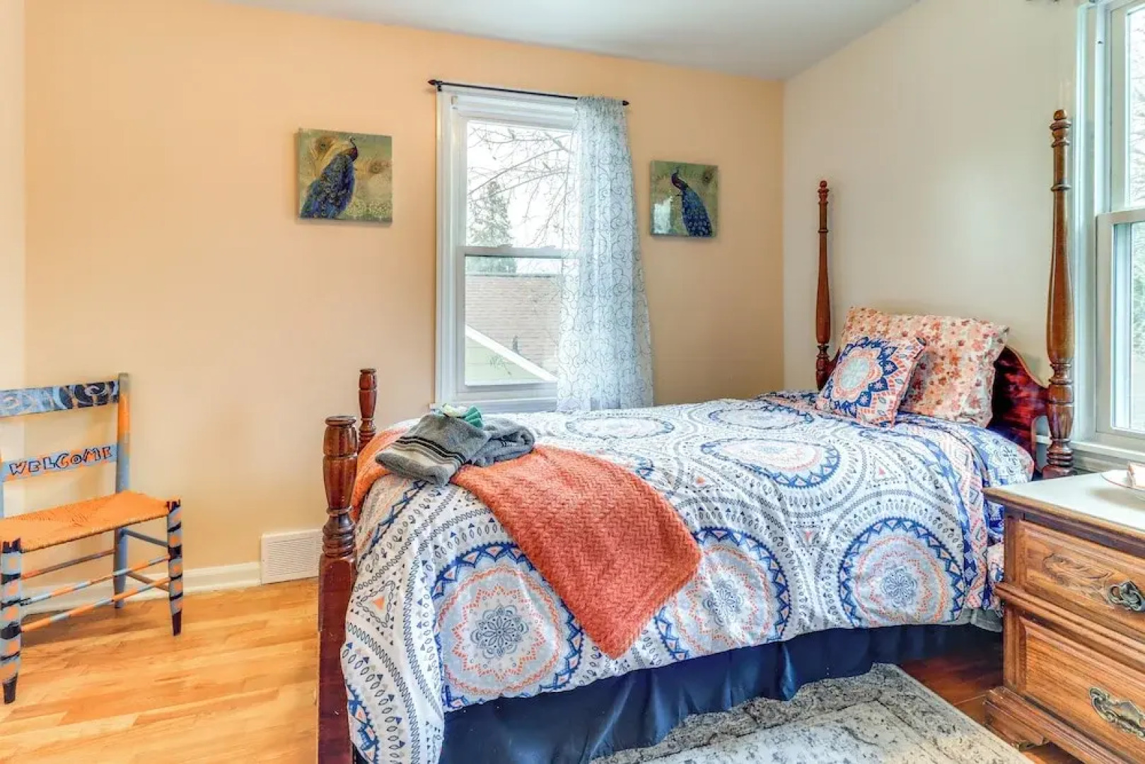 Walk to Adrian College: Family Home in Michigan