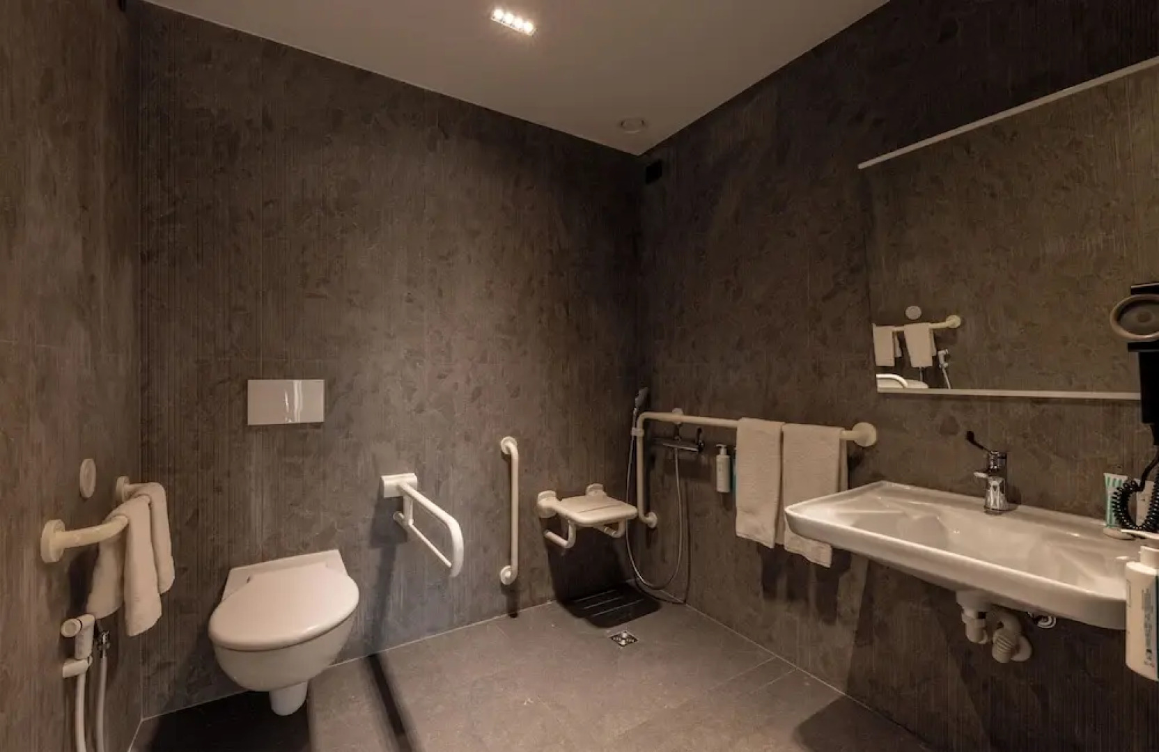 Porto Lotti Suite Hotel