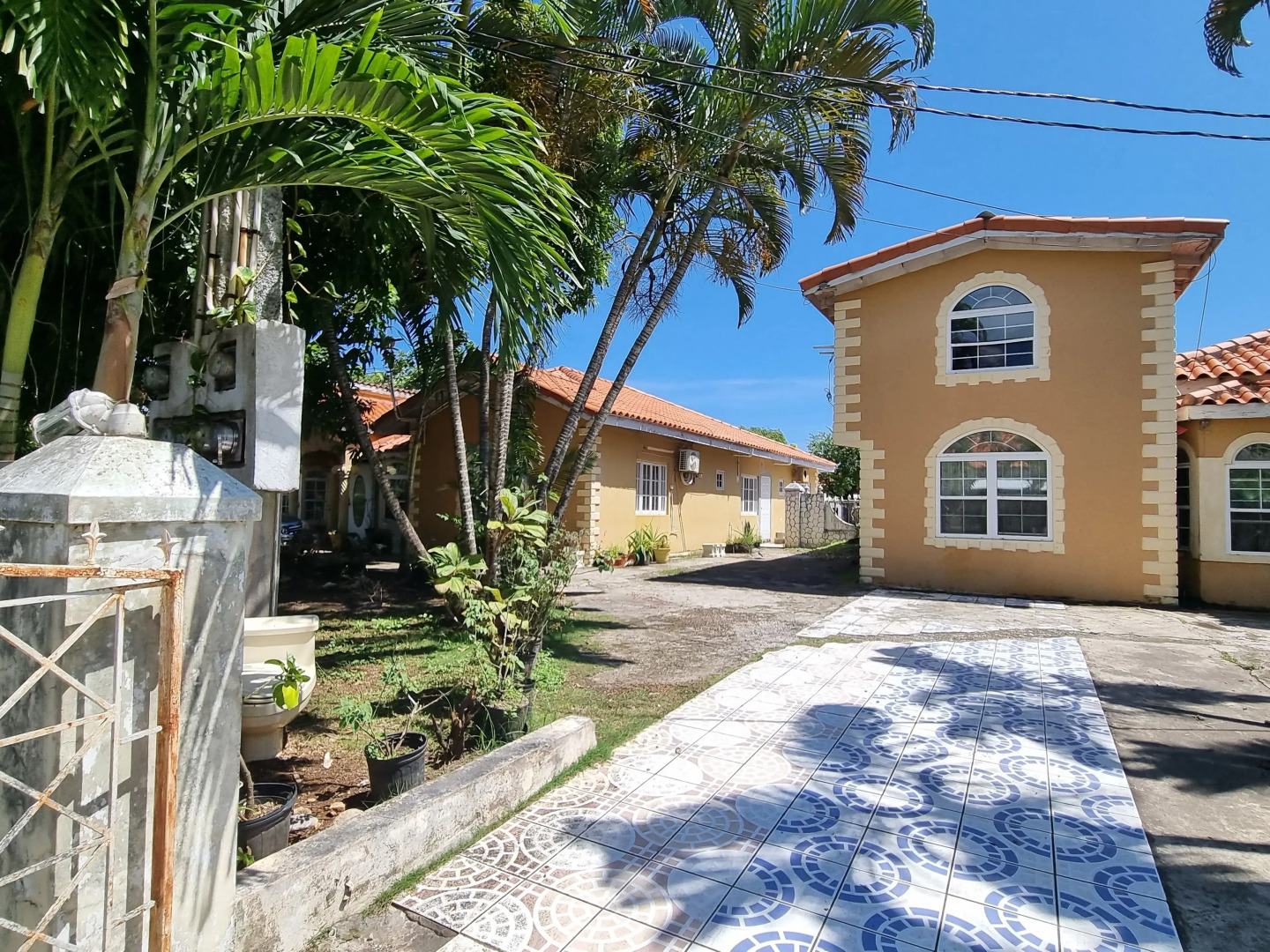 Leisure Duplex At Csompo Silver Manor