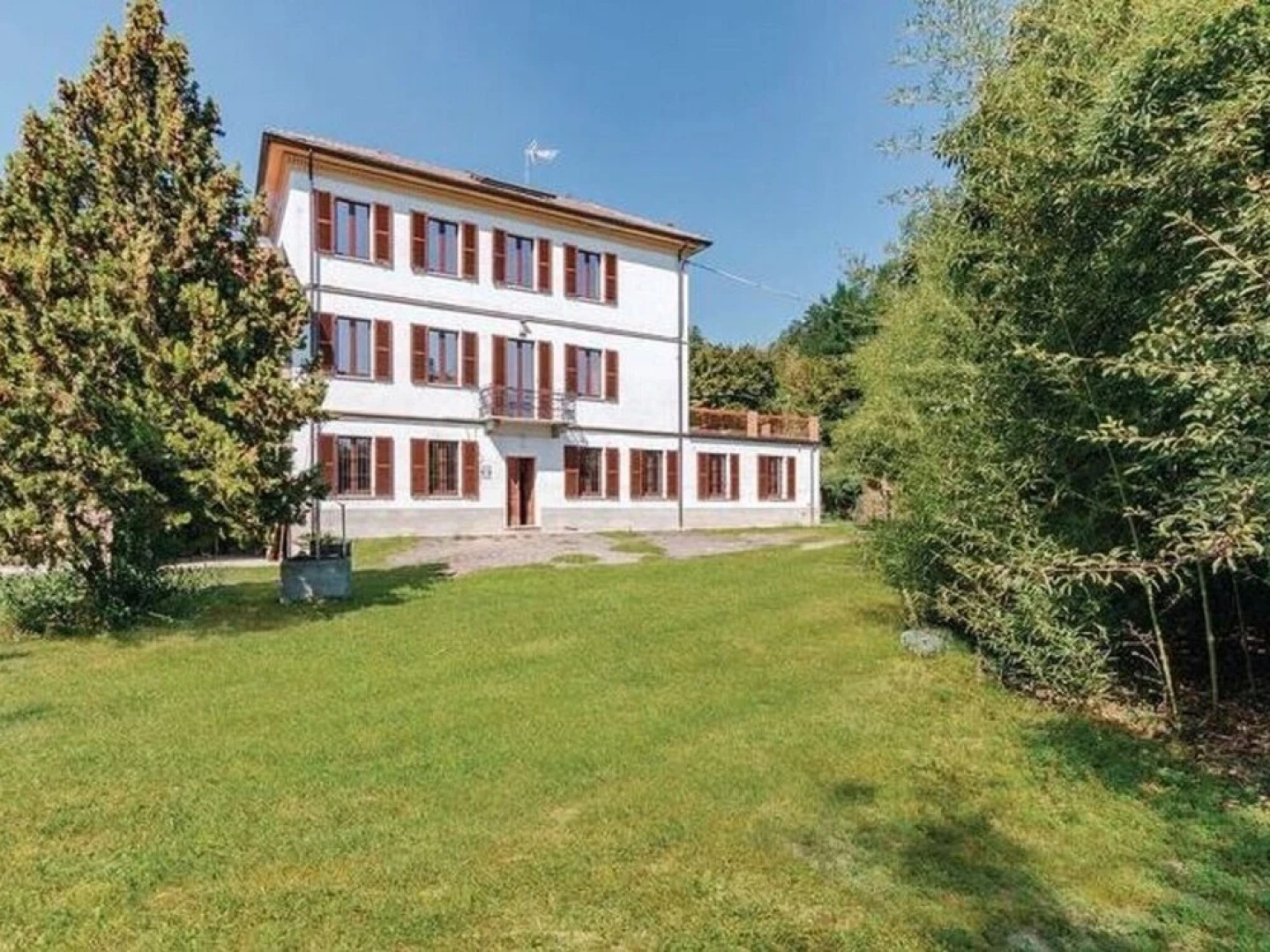 Captivating Holiday Home in Incisa Scapaccino With Pool