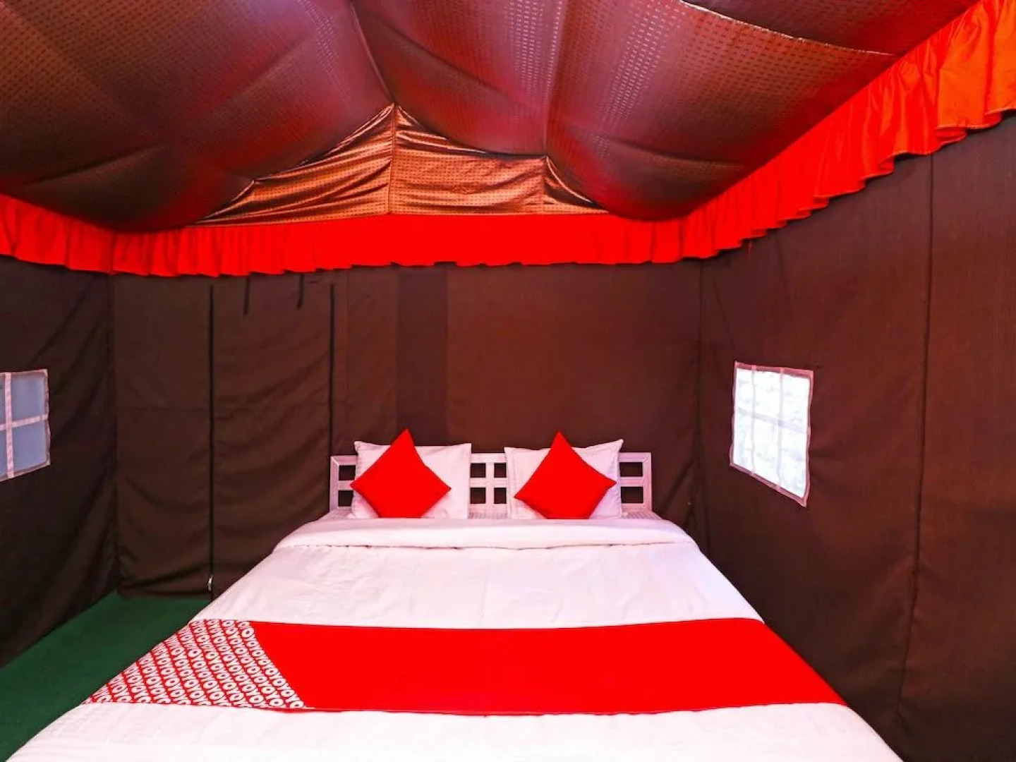 OYO 29047 Yoyo Moonlight