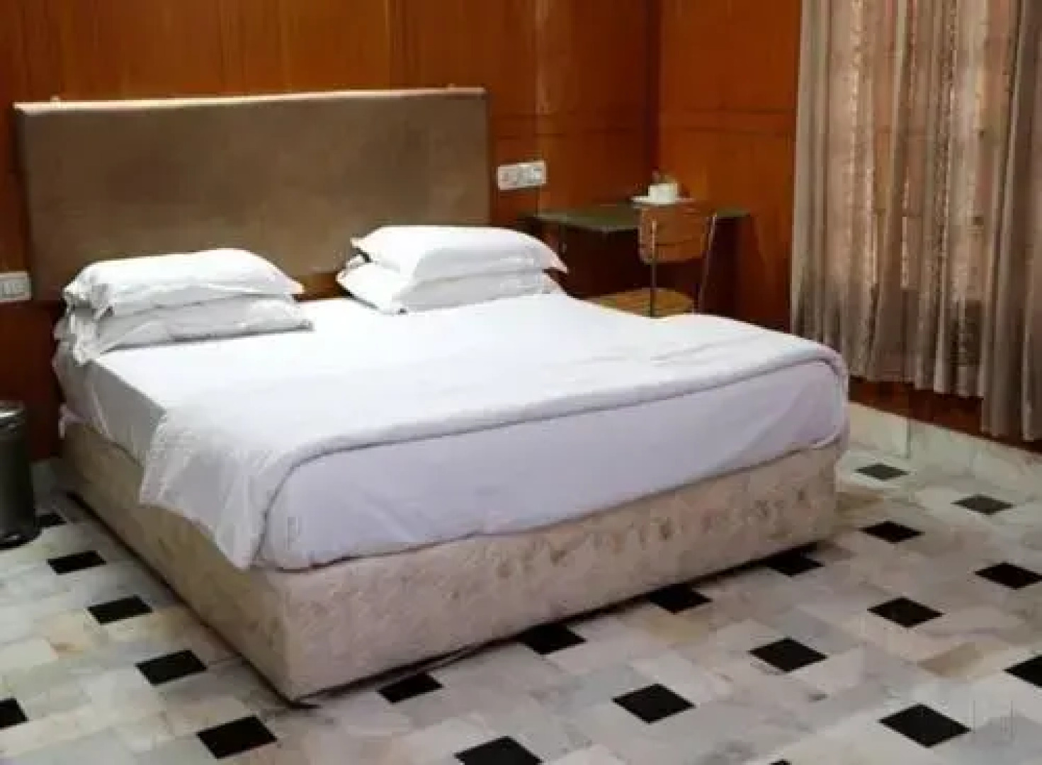 Iroomz Ashoka Comforts