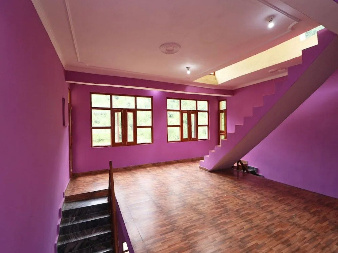 OYO 30229 Blue Diamond