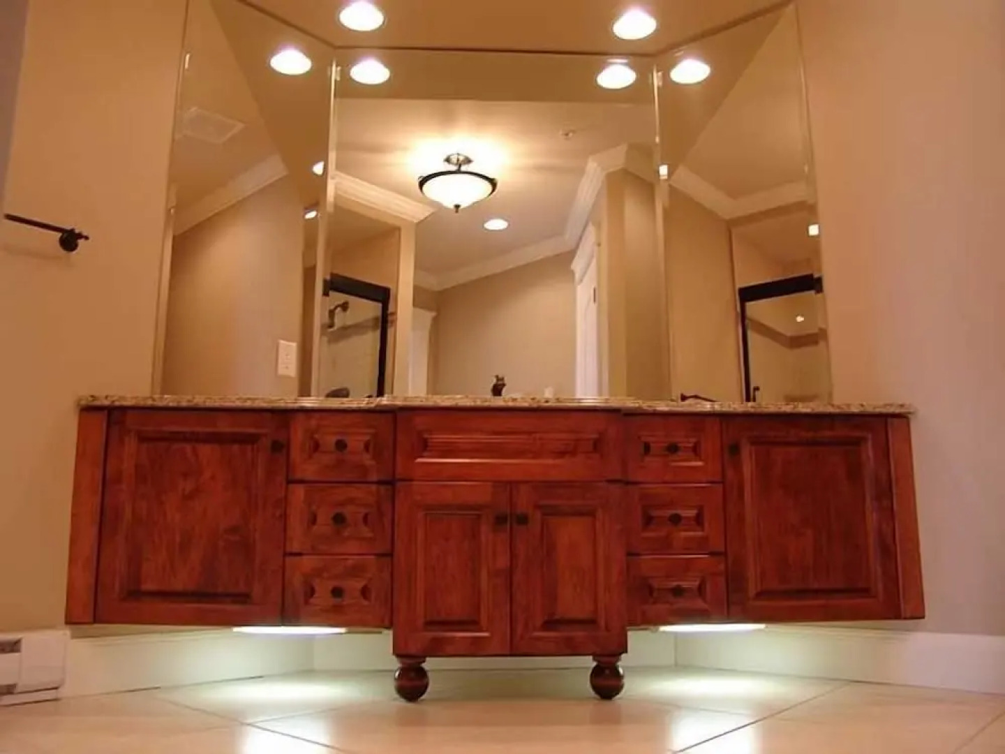 Crown Mansion Boutique Hotel & Villas