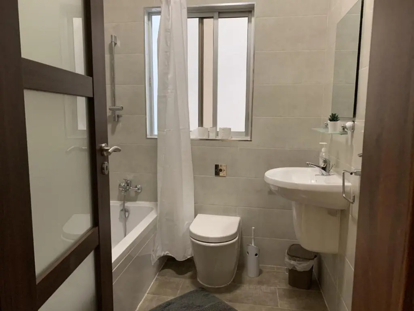 Large apartment close to rocky beach MCRE1-1