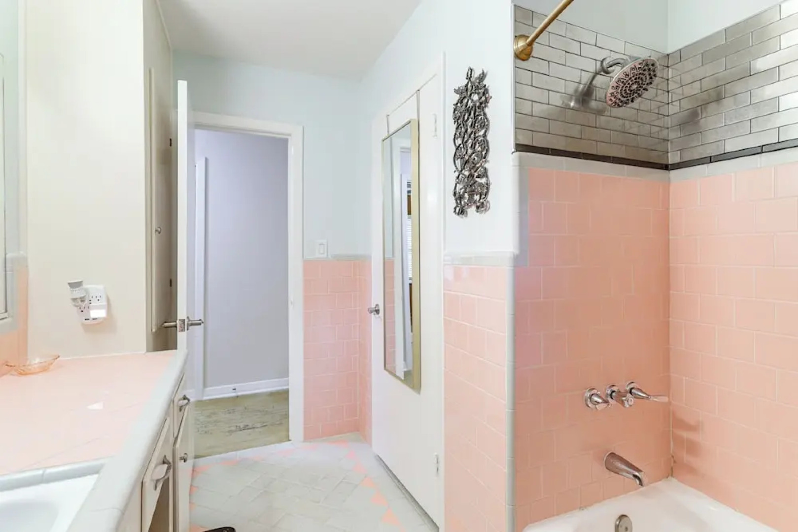 Lovely Tomball Home < 1 Mi to Dtwn + Pool Access!