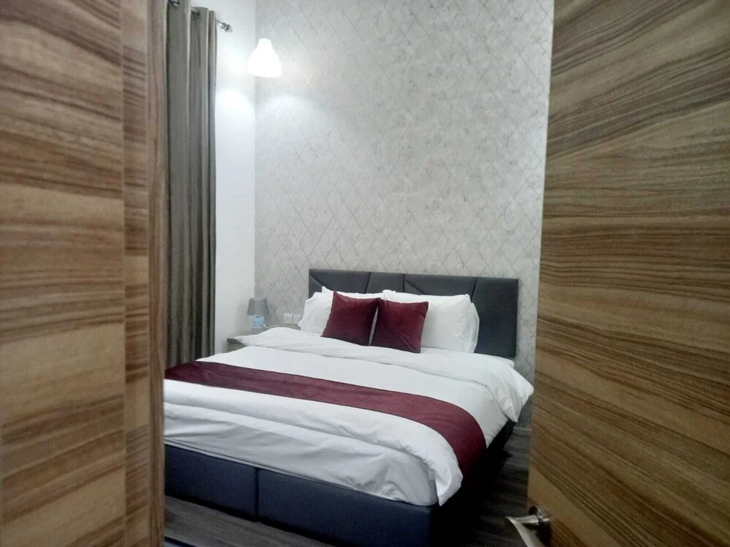 Twins Downtown Hotel