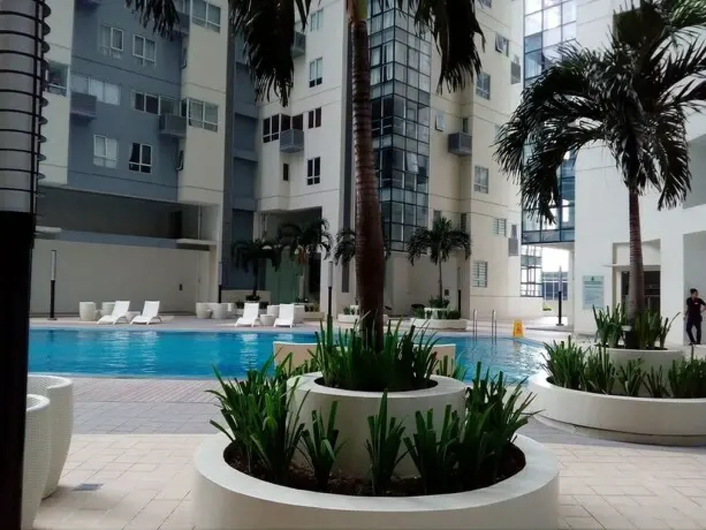 16/4 York Place Lets In The City Edinburgh