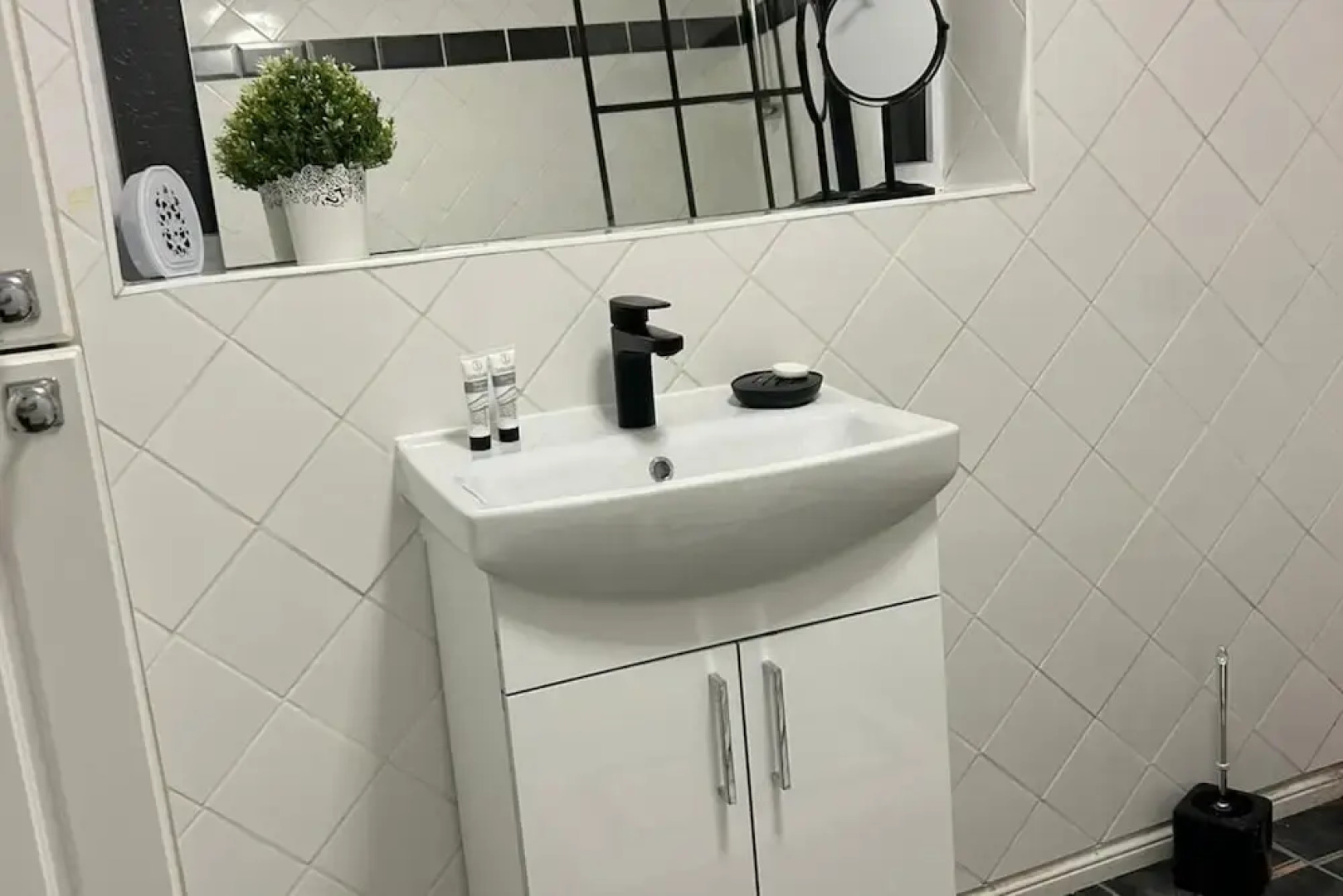 Unwind at Hebburn House-your Serene Retreat Awaits