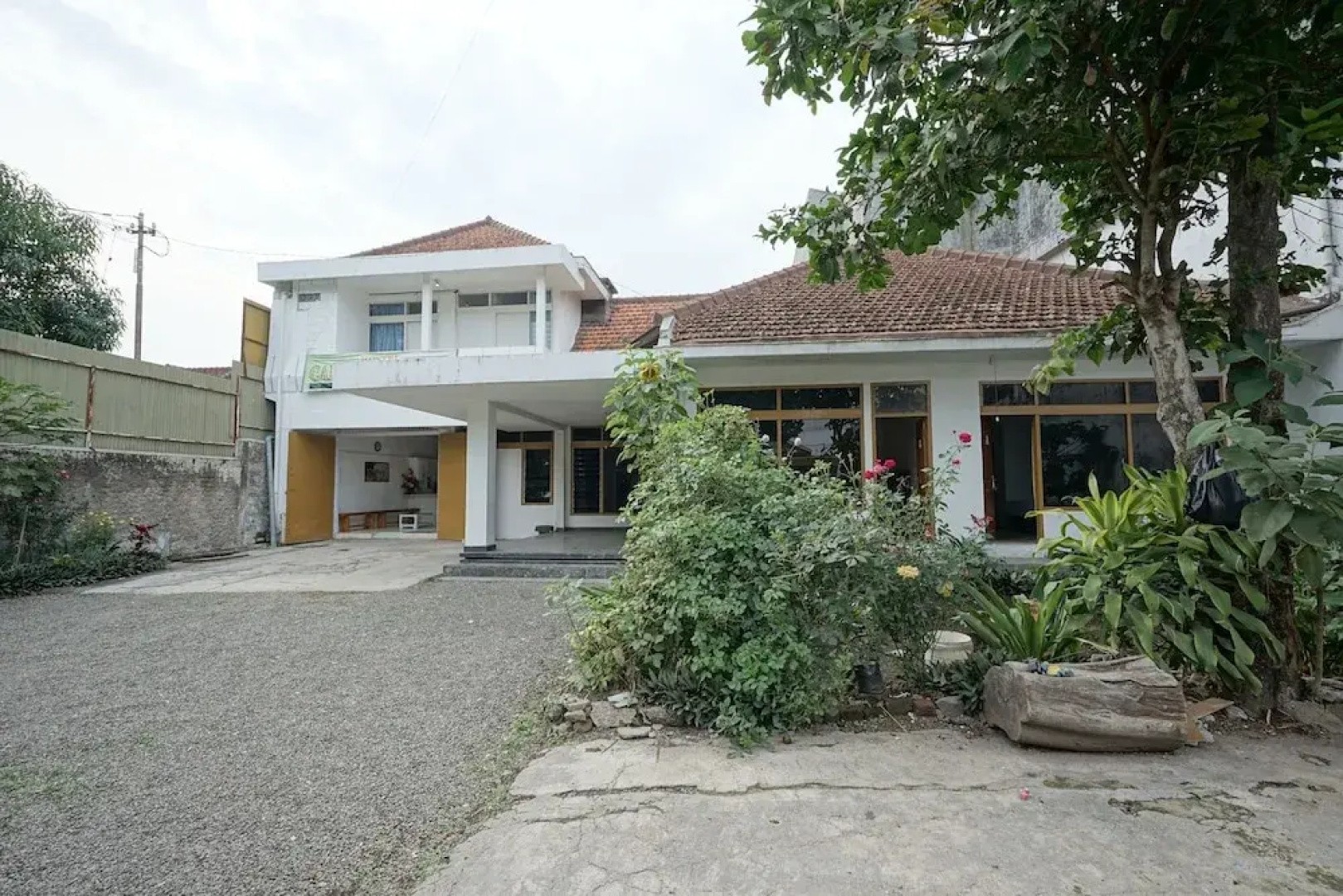 OYO 2048 Hotel Cahya Panorama