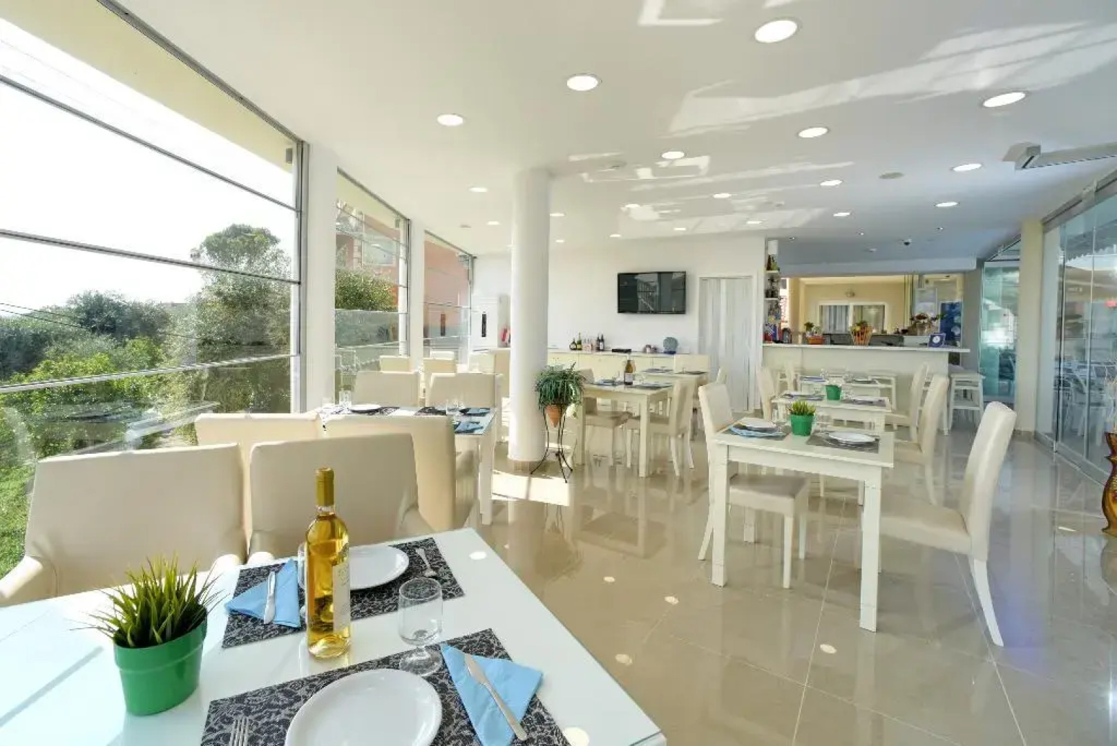 Palapart Gikas Suites And Studios