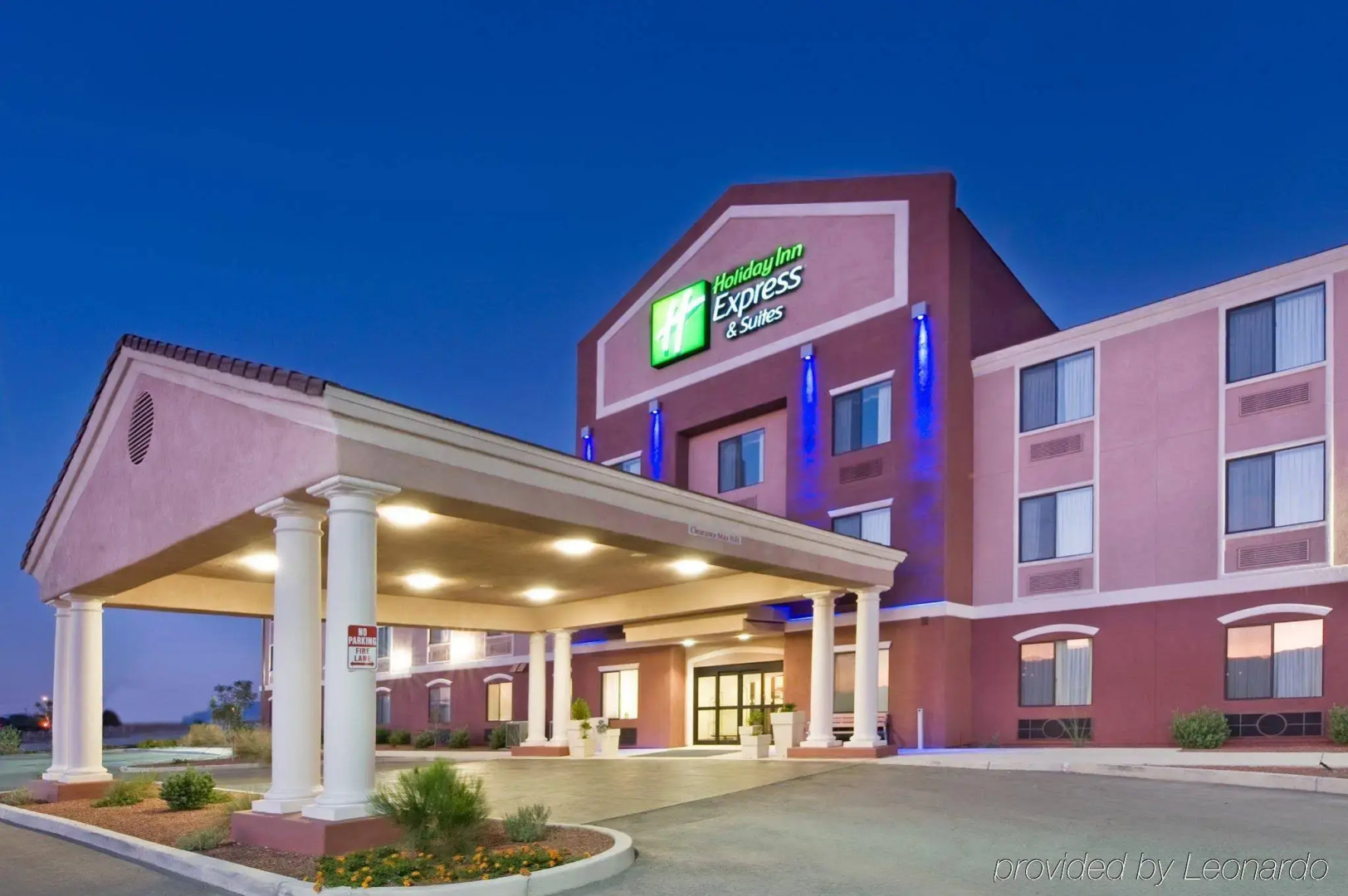 Holiday Inn Express & Suites Willcox by IHG