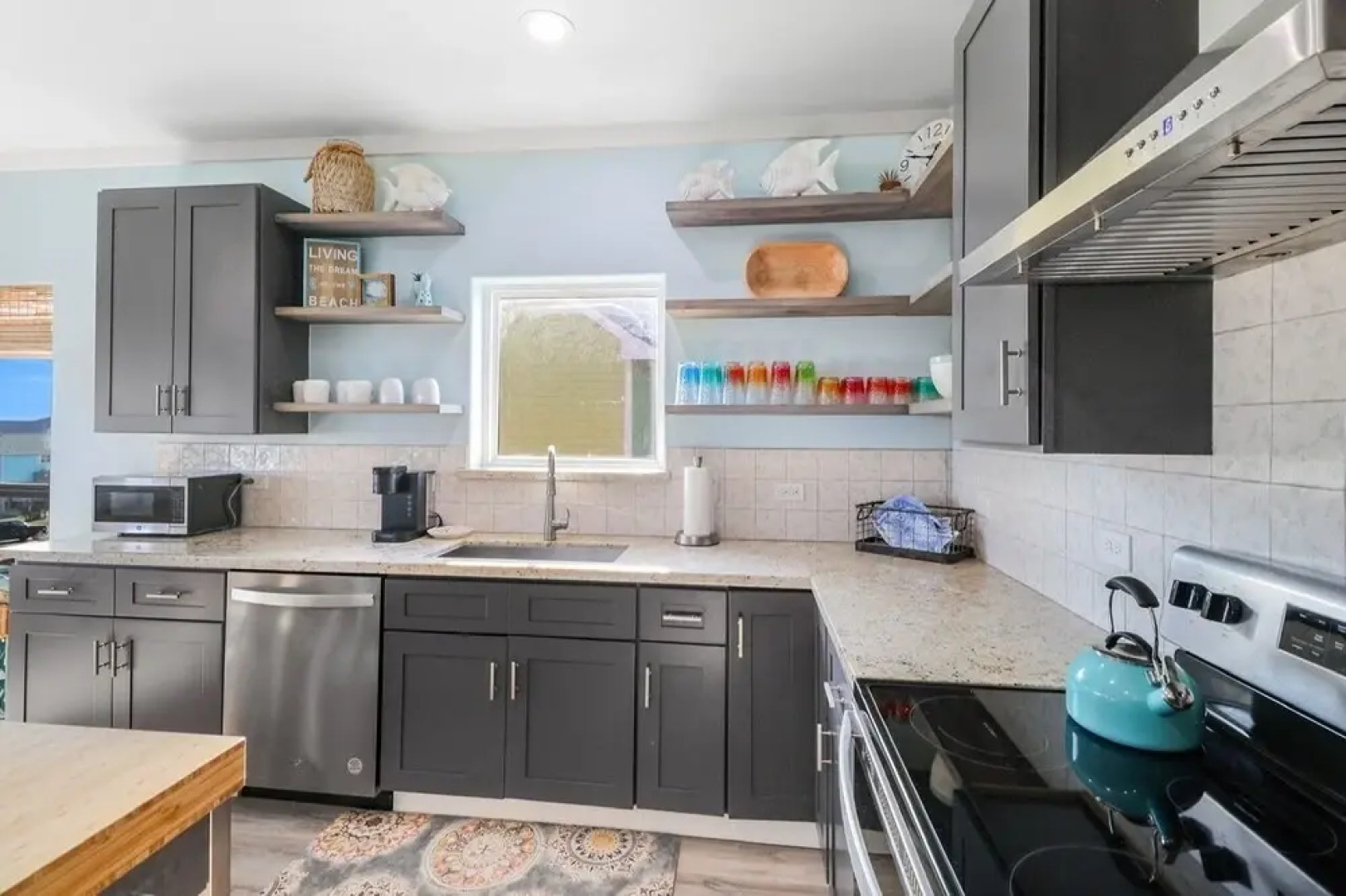 Coral Breeze 3 Bedroom Home by RedAwning