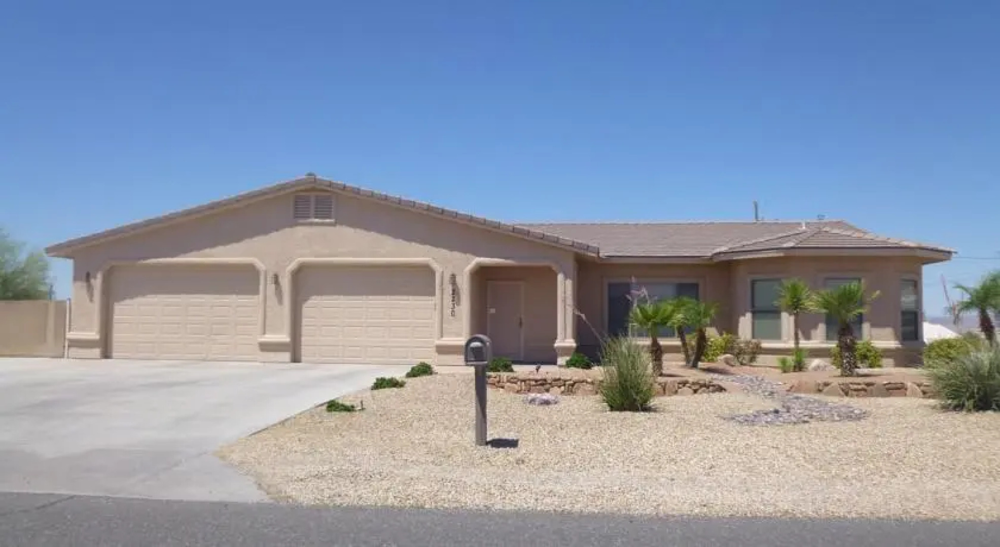 Midtown Retreat by Destination Havasu