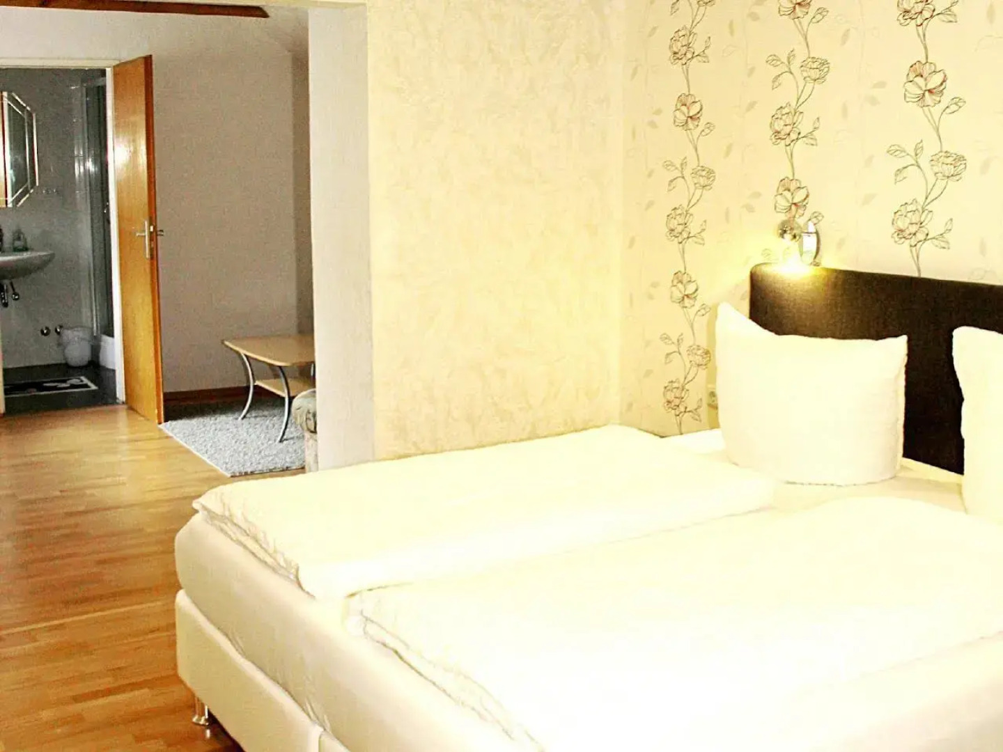 Hotel Pension am Kurmittelhaus