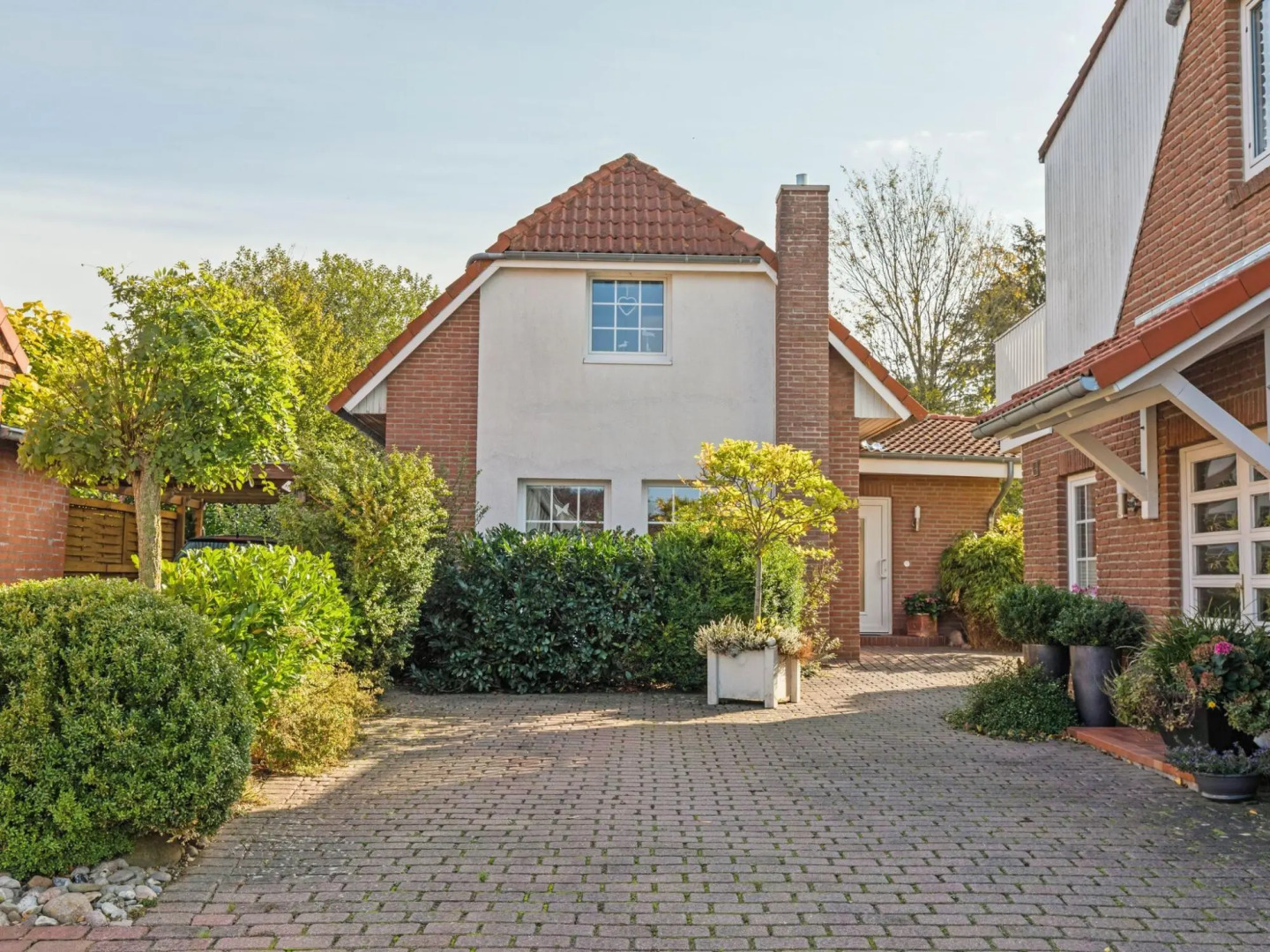 Enticing Holiday Home in Oldenburg with Garden near Sea