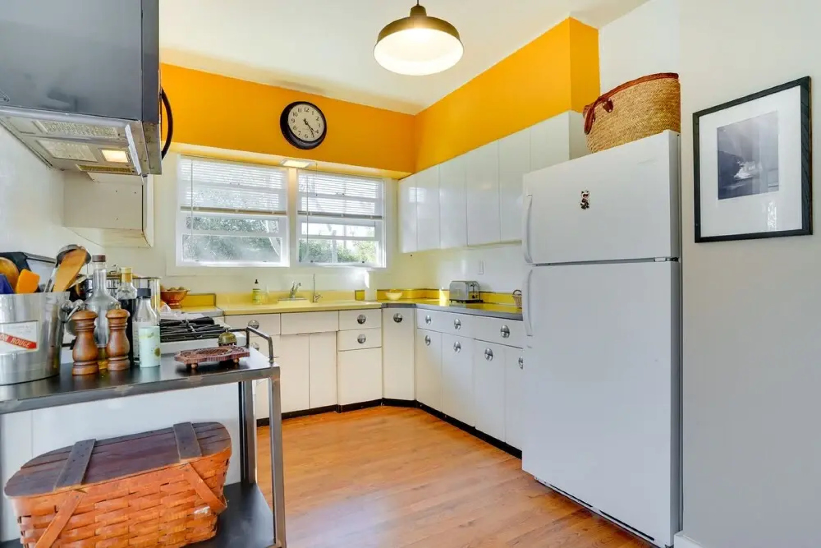 Vintage Home w/ Mtn Views: 12 Mi to Patagonia Lake