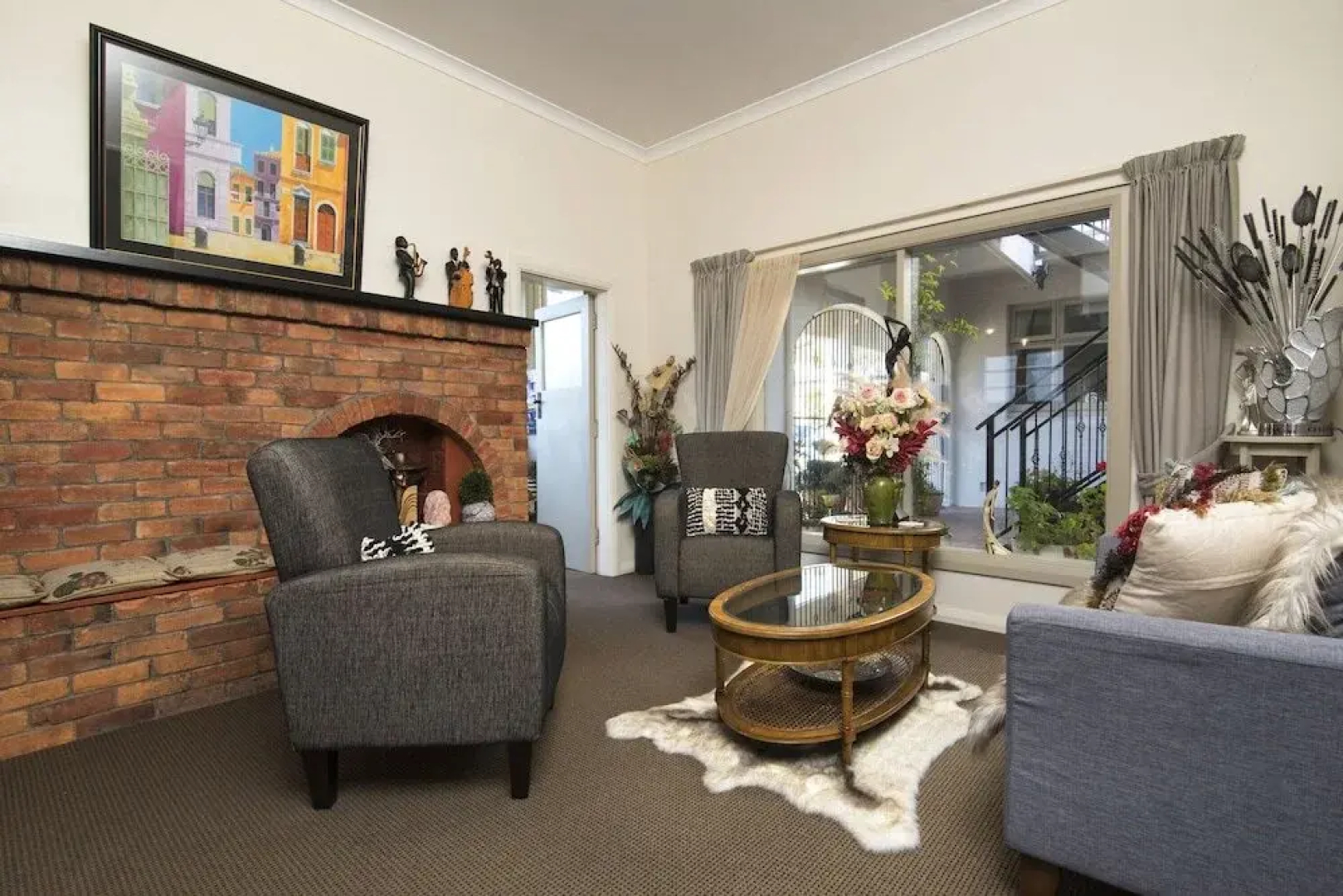 Art Deco Apartment 1