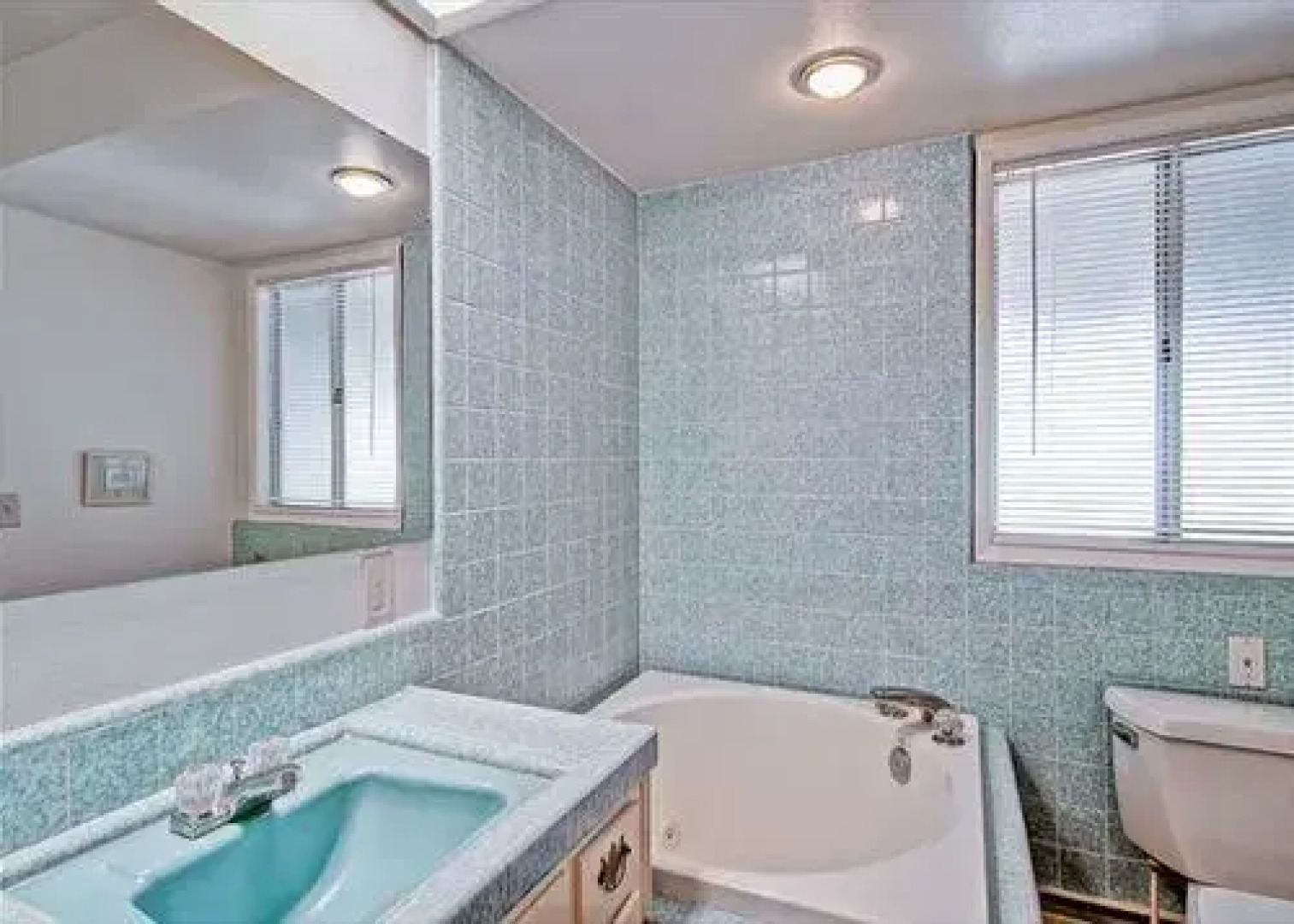 Sea Stone Ridge 3 Br home by RedAwning