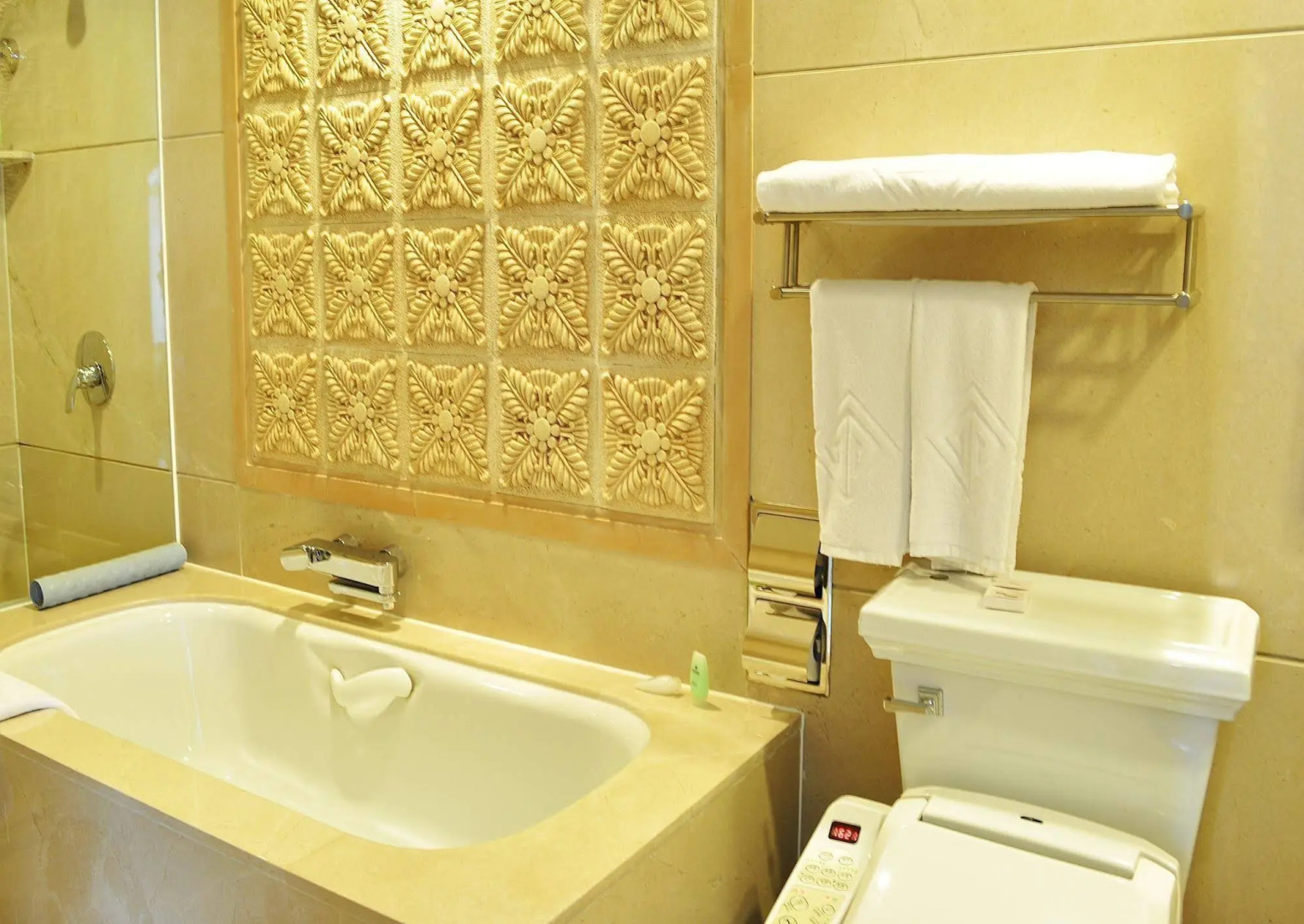 Jiang Men Palace International Hotel