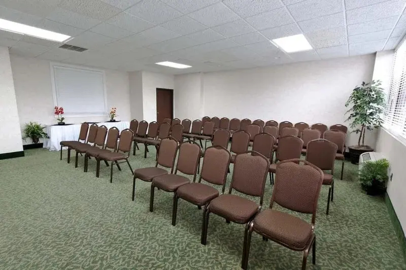 DoubleTree by Hilton Clarksville Riverview