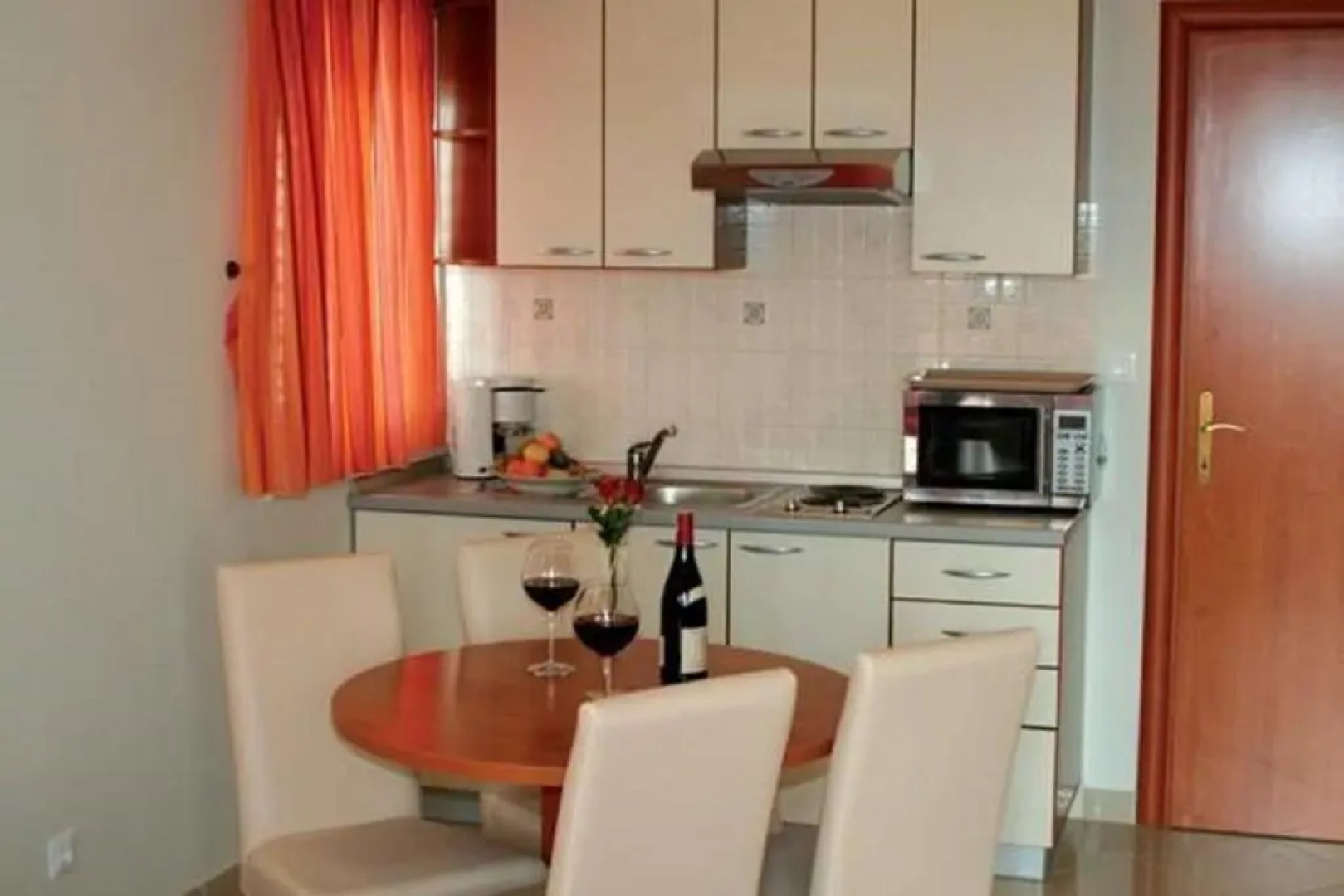 Apartments and Rooms Astoria