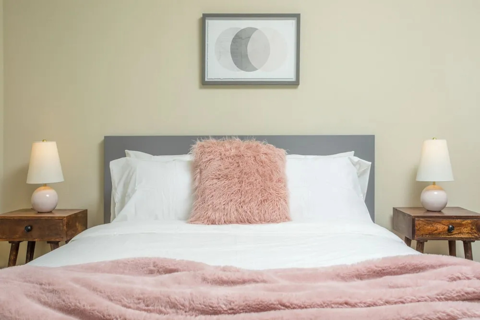 Irvine Deluxe Design Suites by A