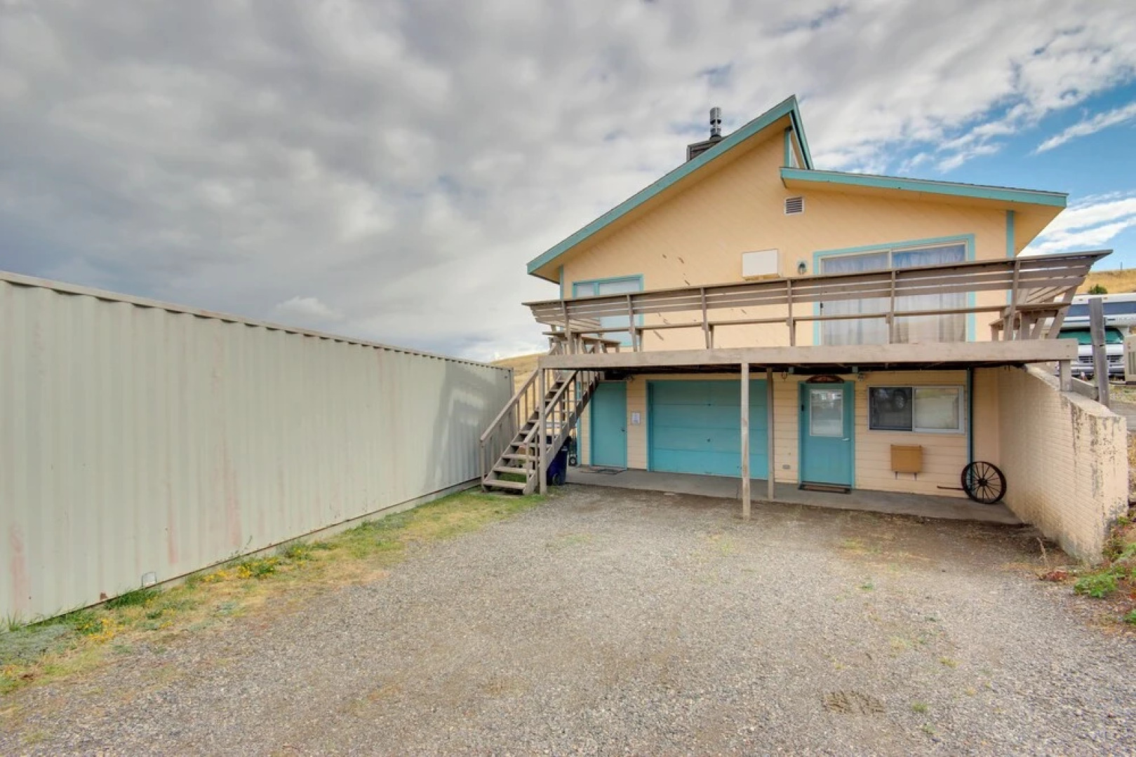 Yellowstone Country Retreat: Stunning Views!