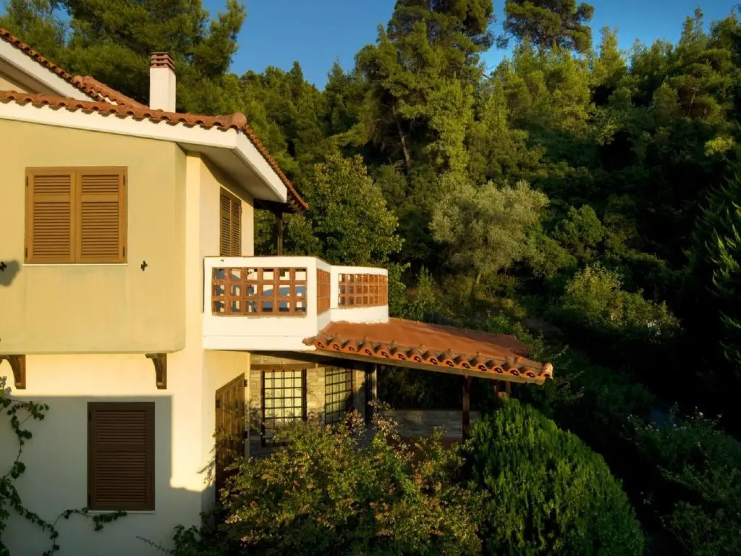 Amaryllis Summer Maisonettes