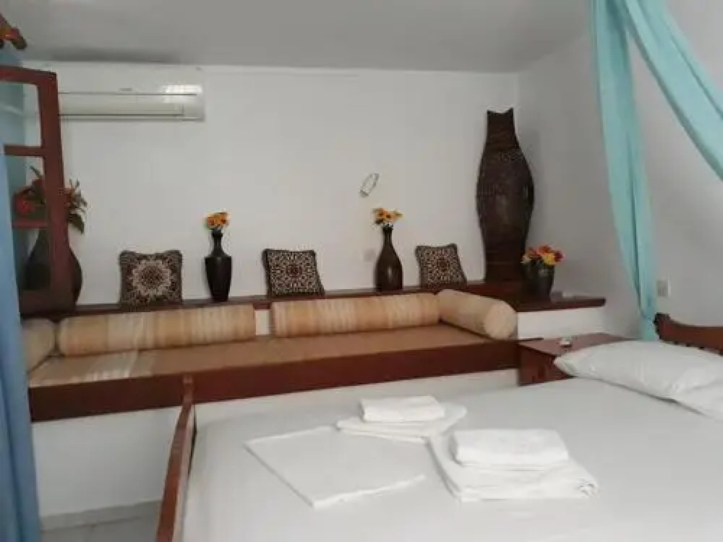 Violetta Studios & Apartments