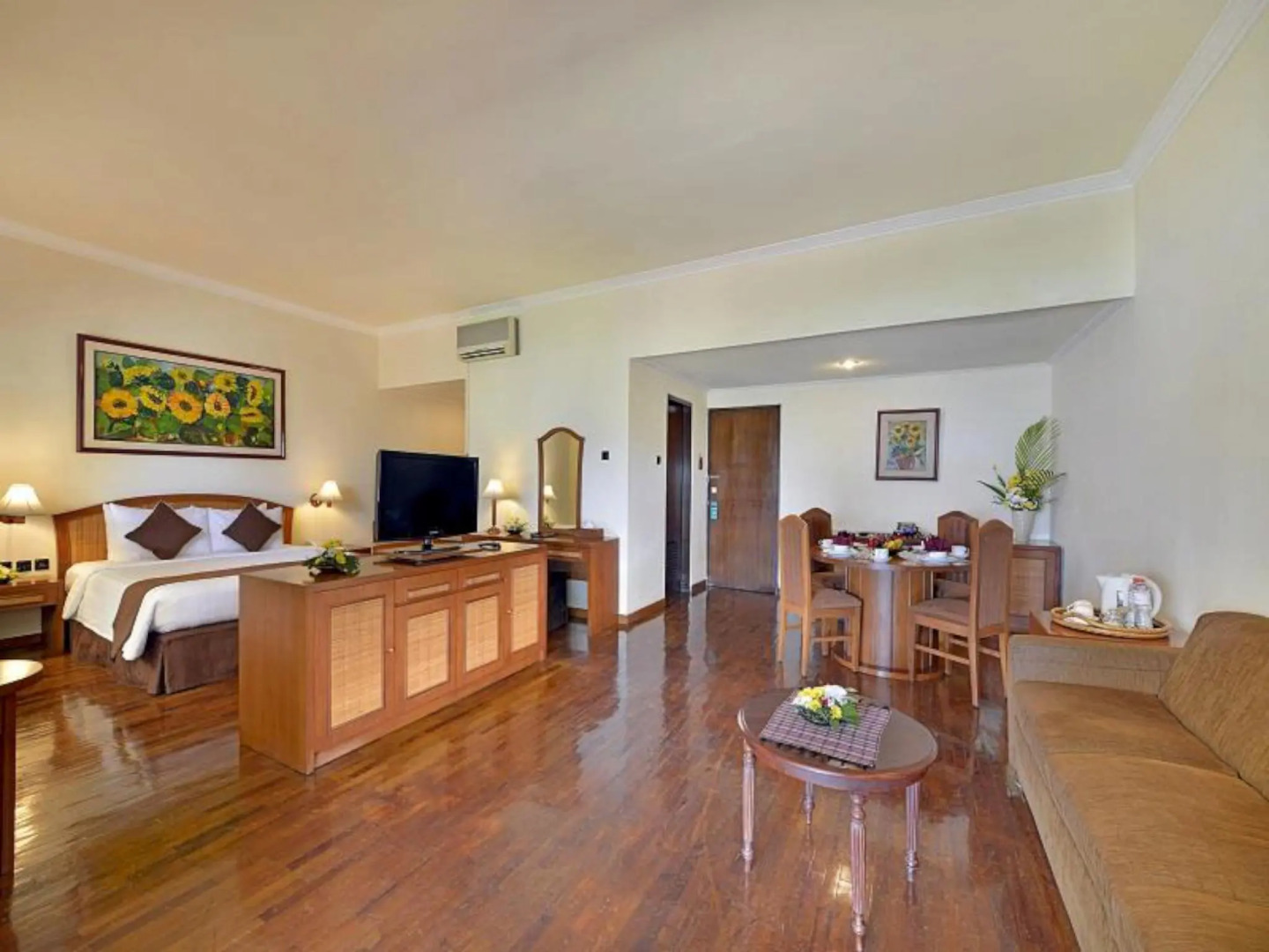 Grand Whiz Hotel Trawas