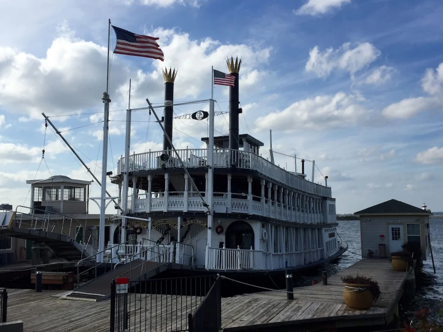 Southern Empress Lakeside Condominiums