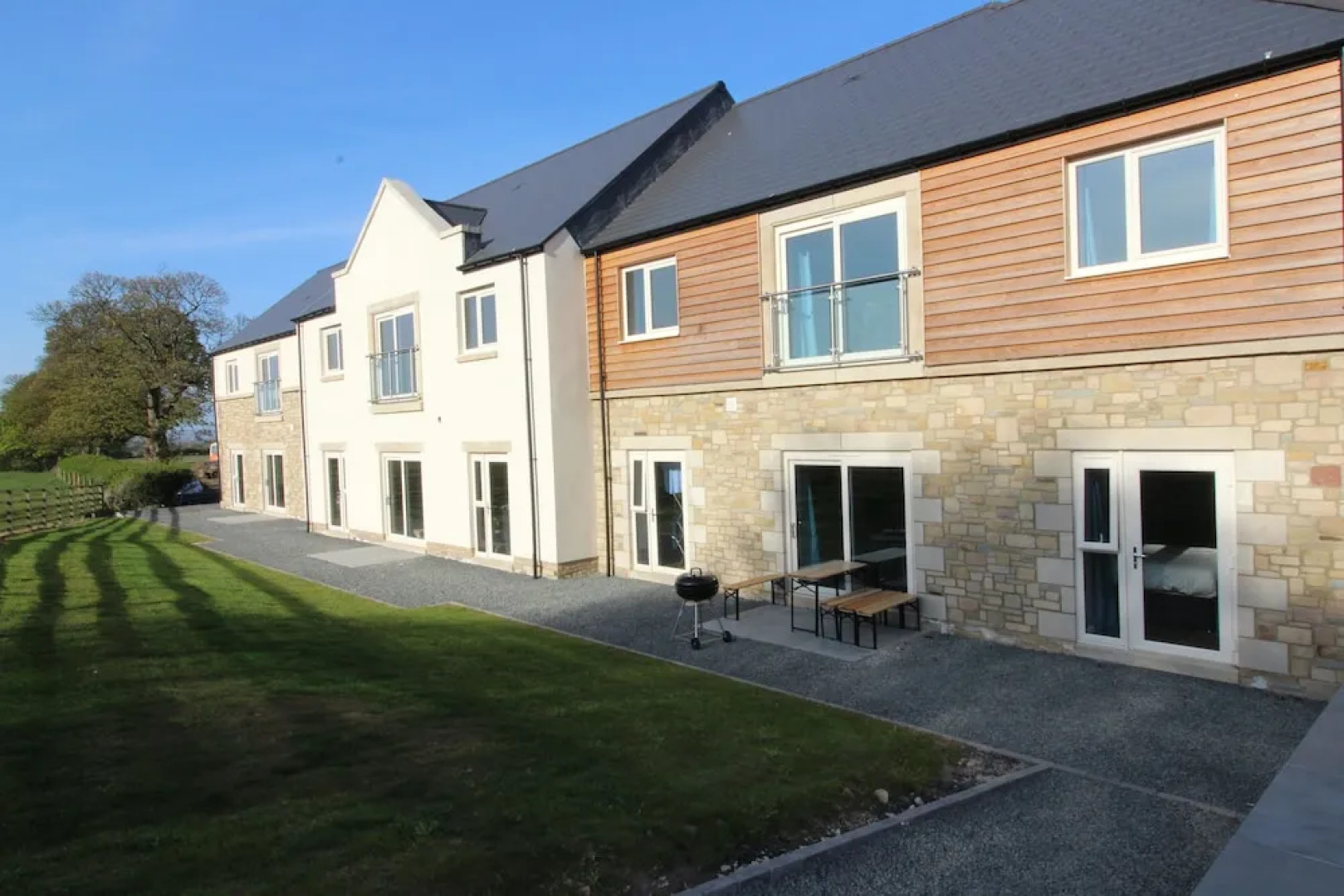 Plawsworth Aparthotel