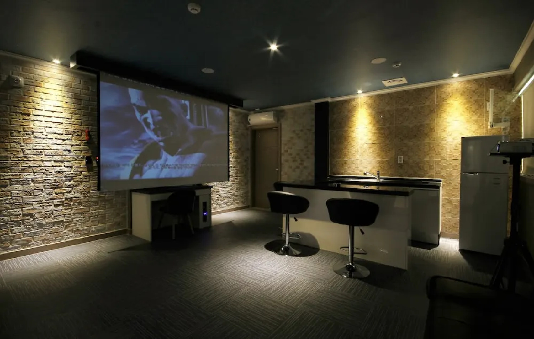 GoldenRoot Hotel in Gimhae