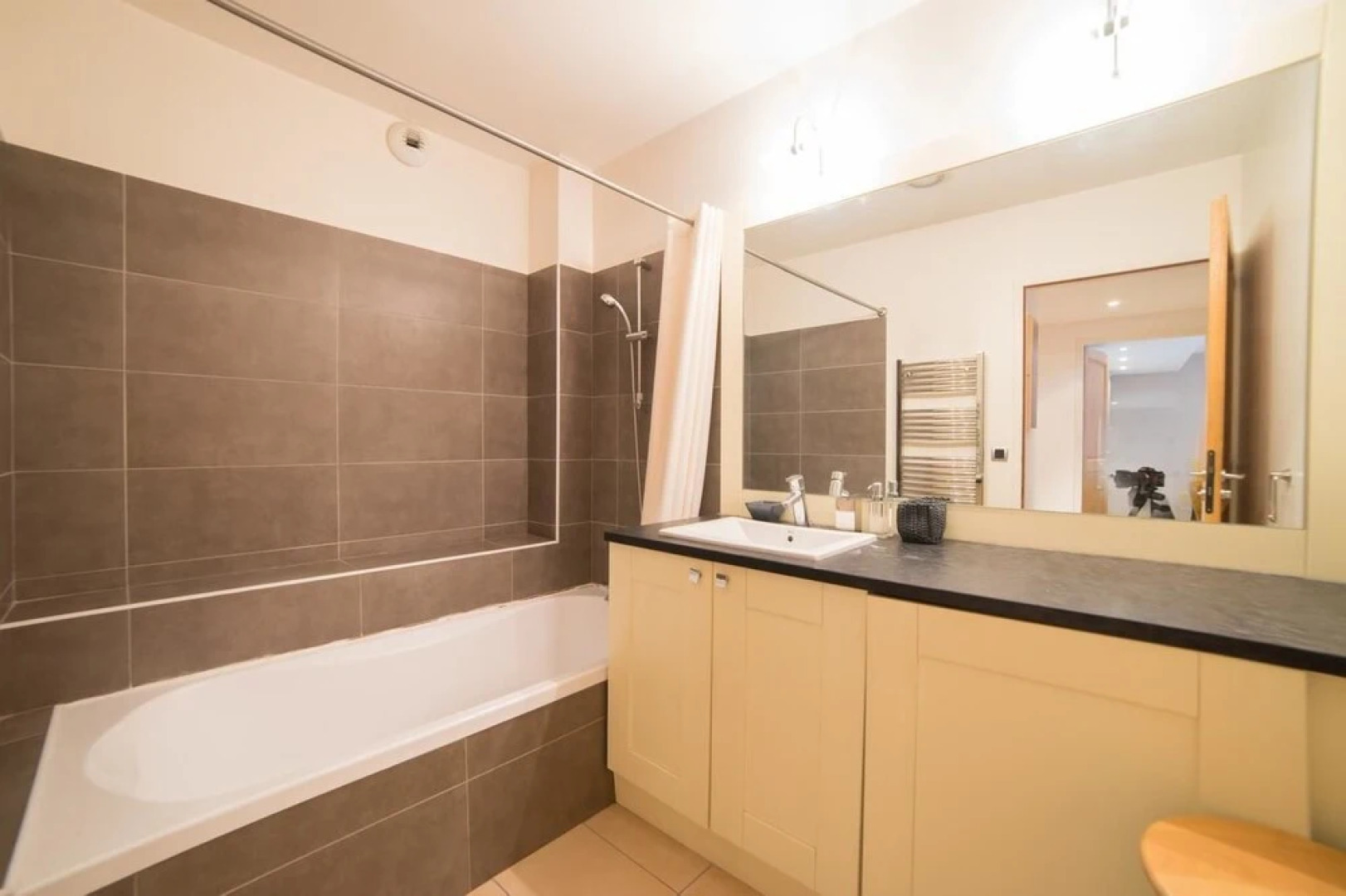 Emeraude - Magnifique T2 + Piscine+ Parking