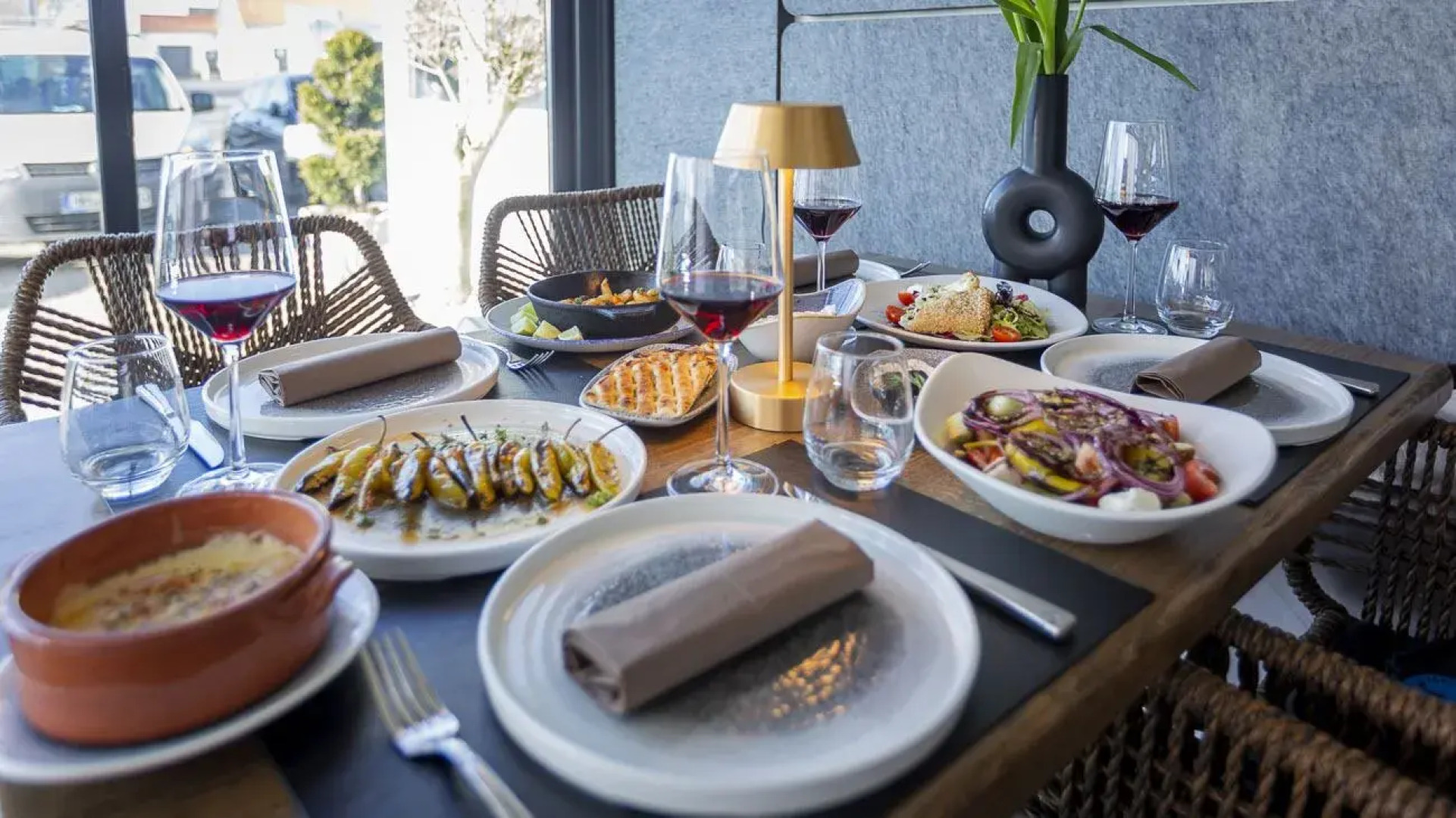 Delphi Hotel & Restaurant